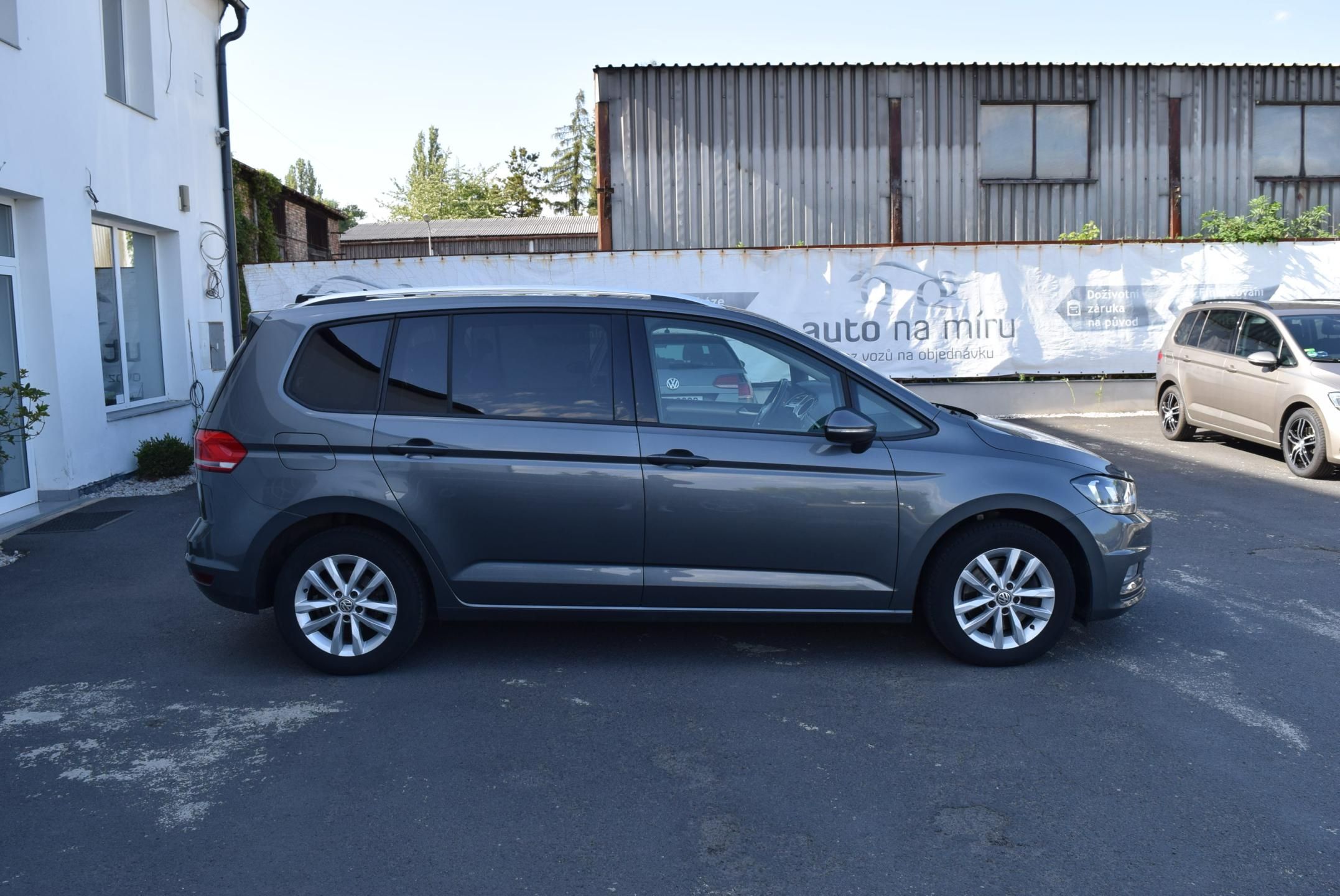 Volkswagen Touran, 1.4TSI 110kw CLBMT NAVI TAŽNÉ - fotka 6