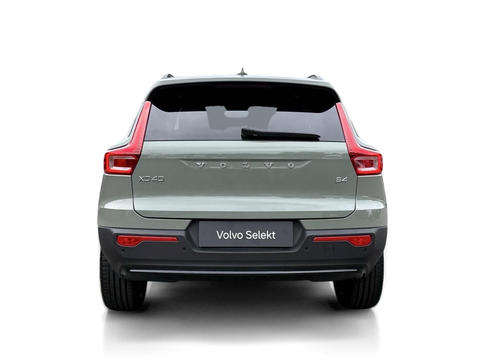 Volvo XC40, B4 FWD // ULTRA DARK - fotka 4