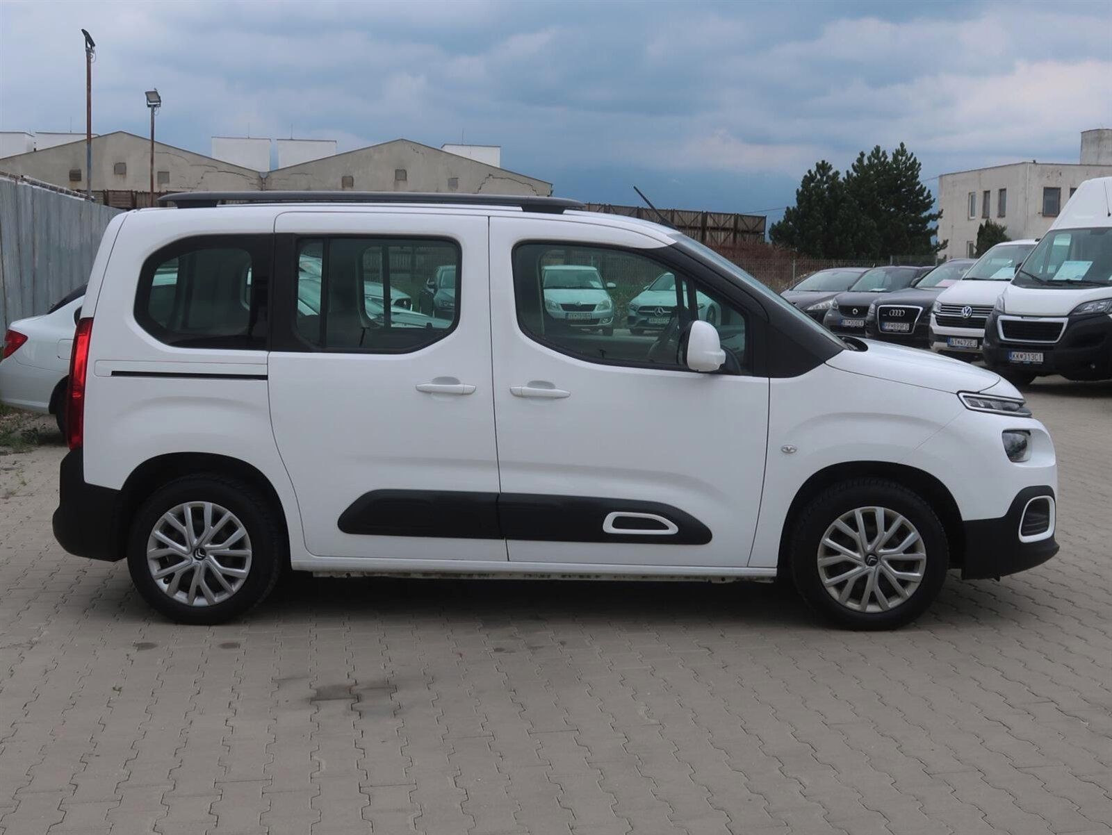 Citroën Berlingo, 1.2 PureTech, Feel, 5Míst, ČR - fotka 6