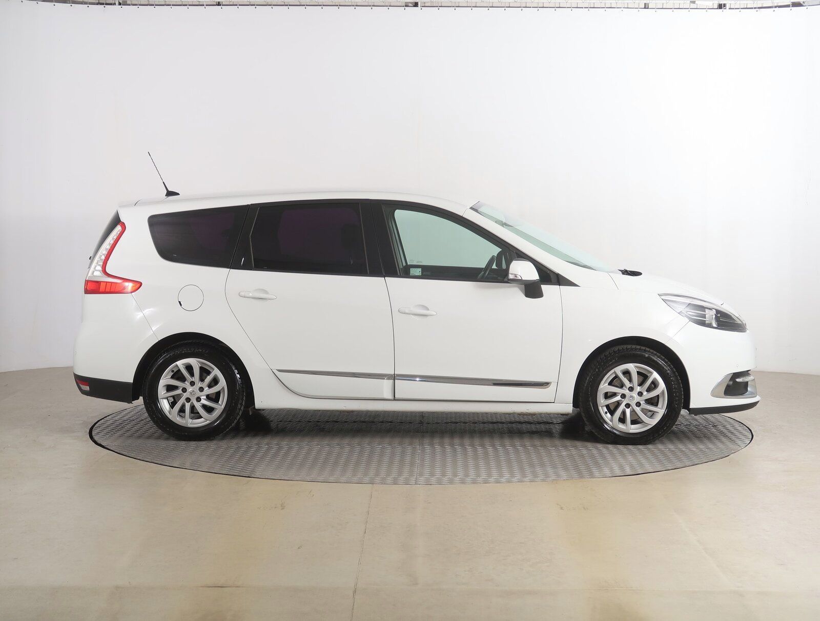 Renault Grand Scénic, 1.2 TCe, 7 míst - fotka 6