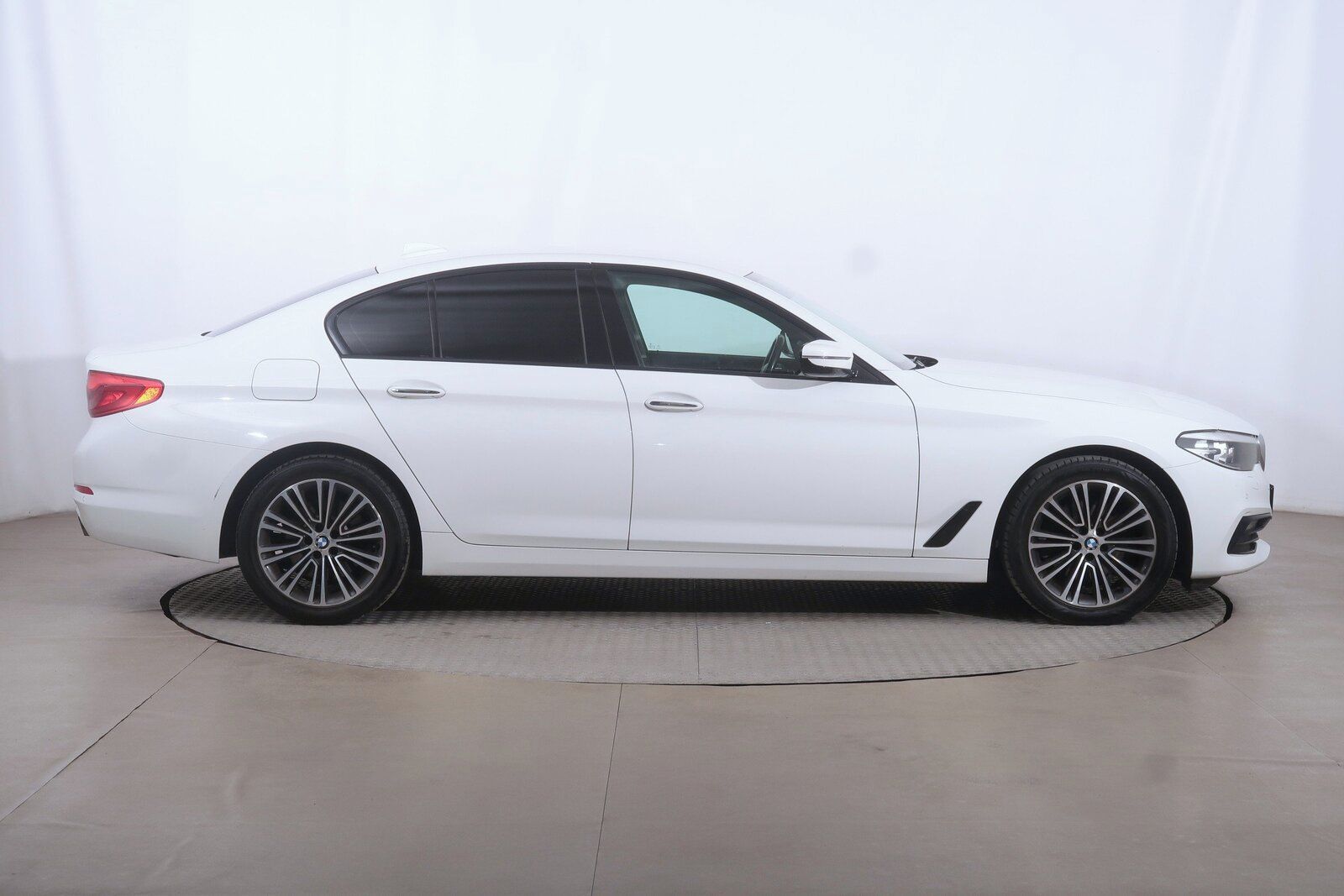 BMW Řada 5, 520d, Serv.kniha - fotka 6