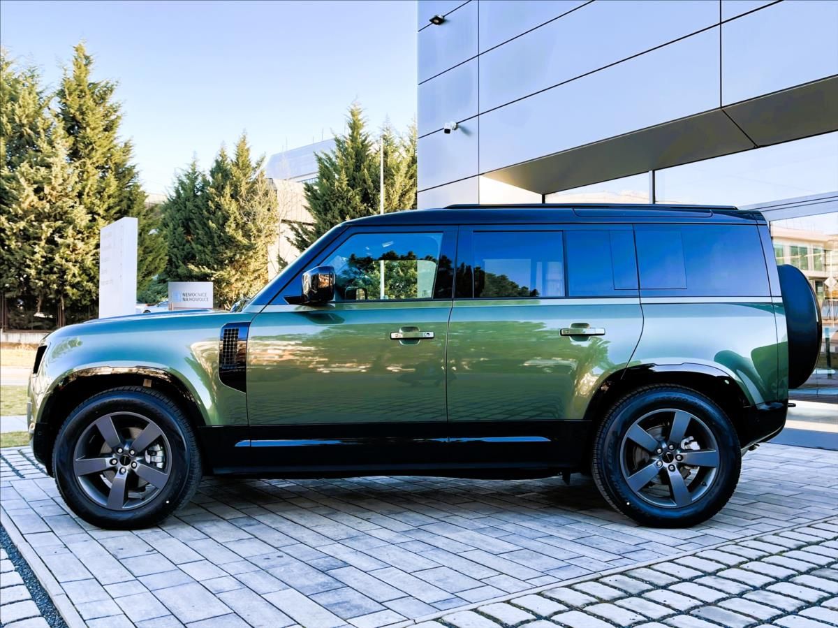 Land Rover Defender, 110 D250 X-DYNAMIC SE - fotka 2
