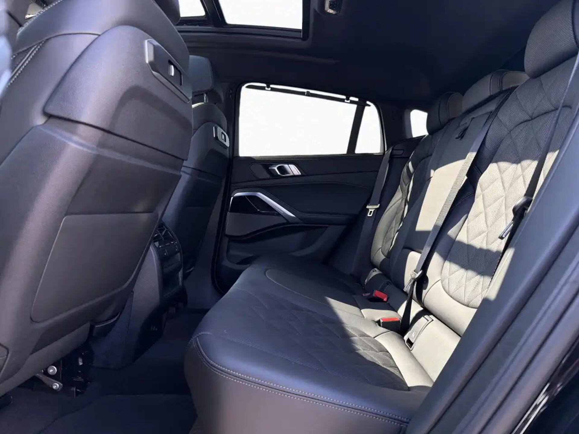 BMW X6, xDrive30d M-Sport NezT Pano Ma - fotka 6