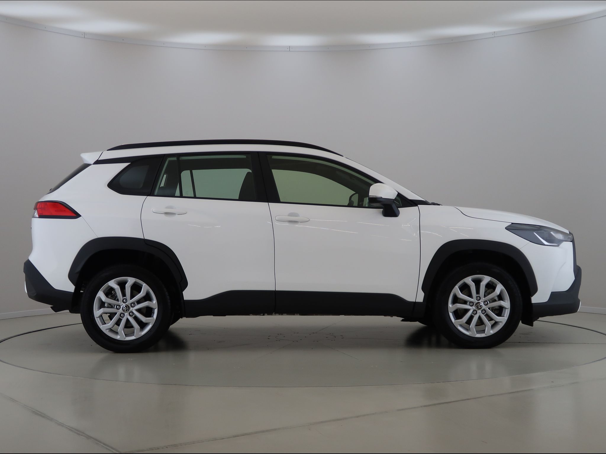 Toyota Corolla Cross, 1.8Hybrid,1Maj,ComfortBusiness - fotka 4