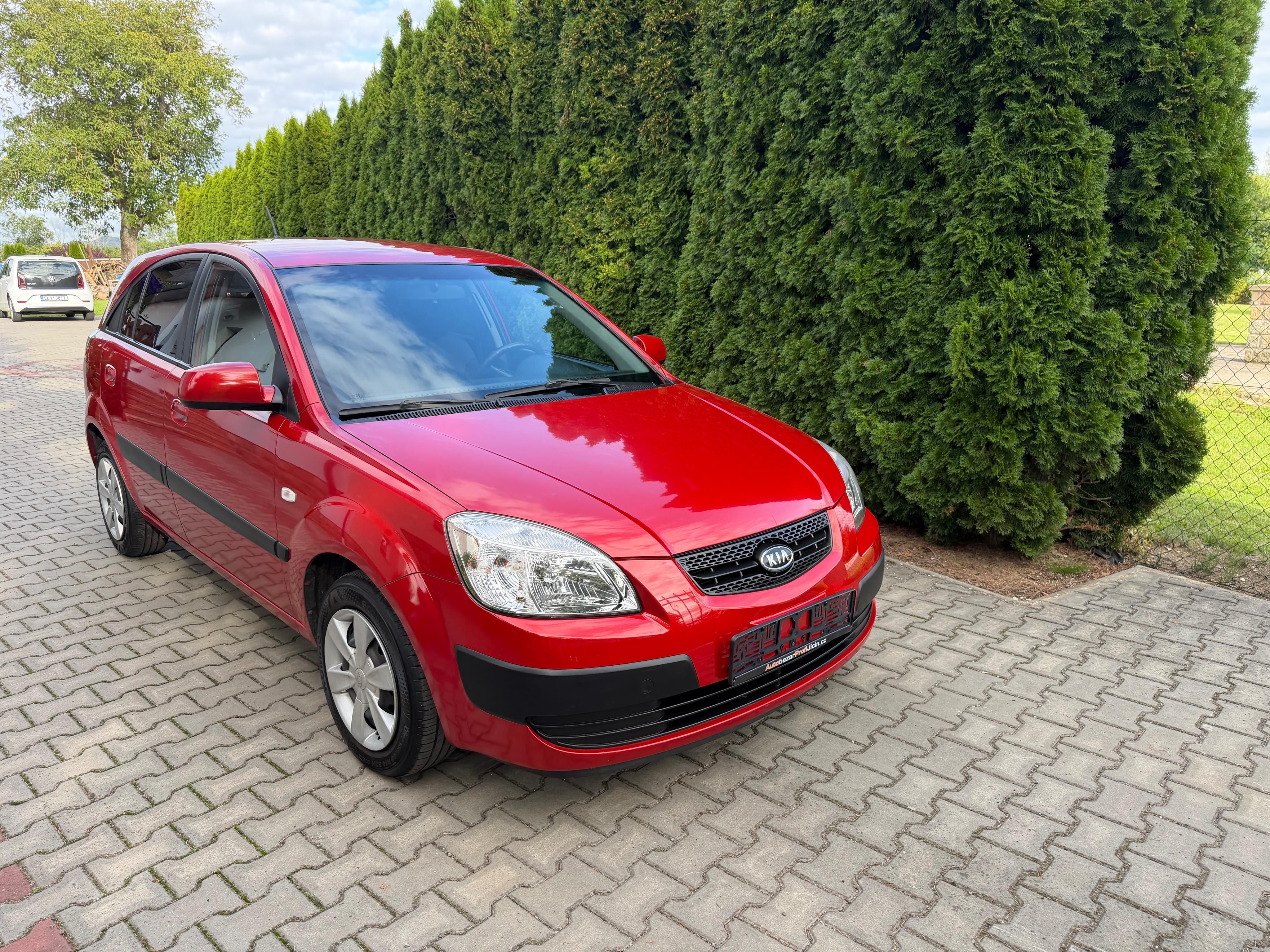 Kia Rio, 1,6i/82kw Nová STK klima - fotka 3