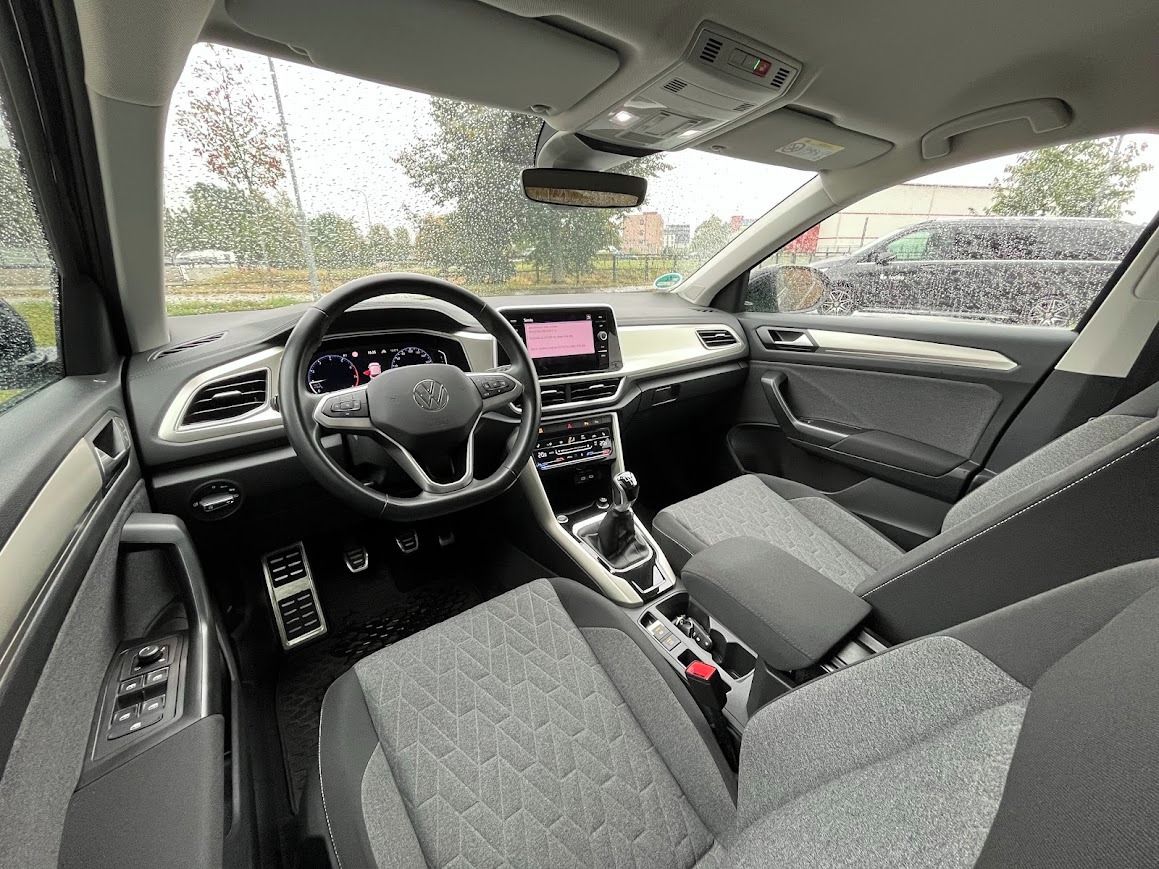 Volkswagen T-Roc, 1.0 TSI OPF Move, 12/2023 - fotka 6