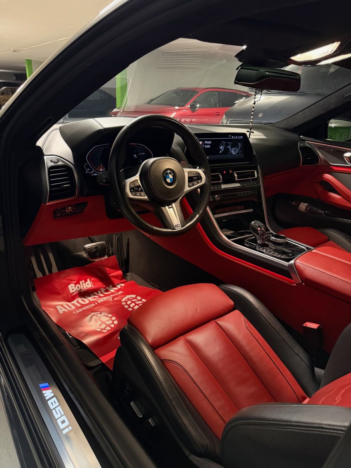 BMW Řada 8, BMW 850i - fotka 4