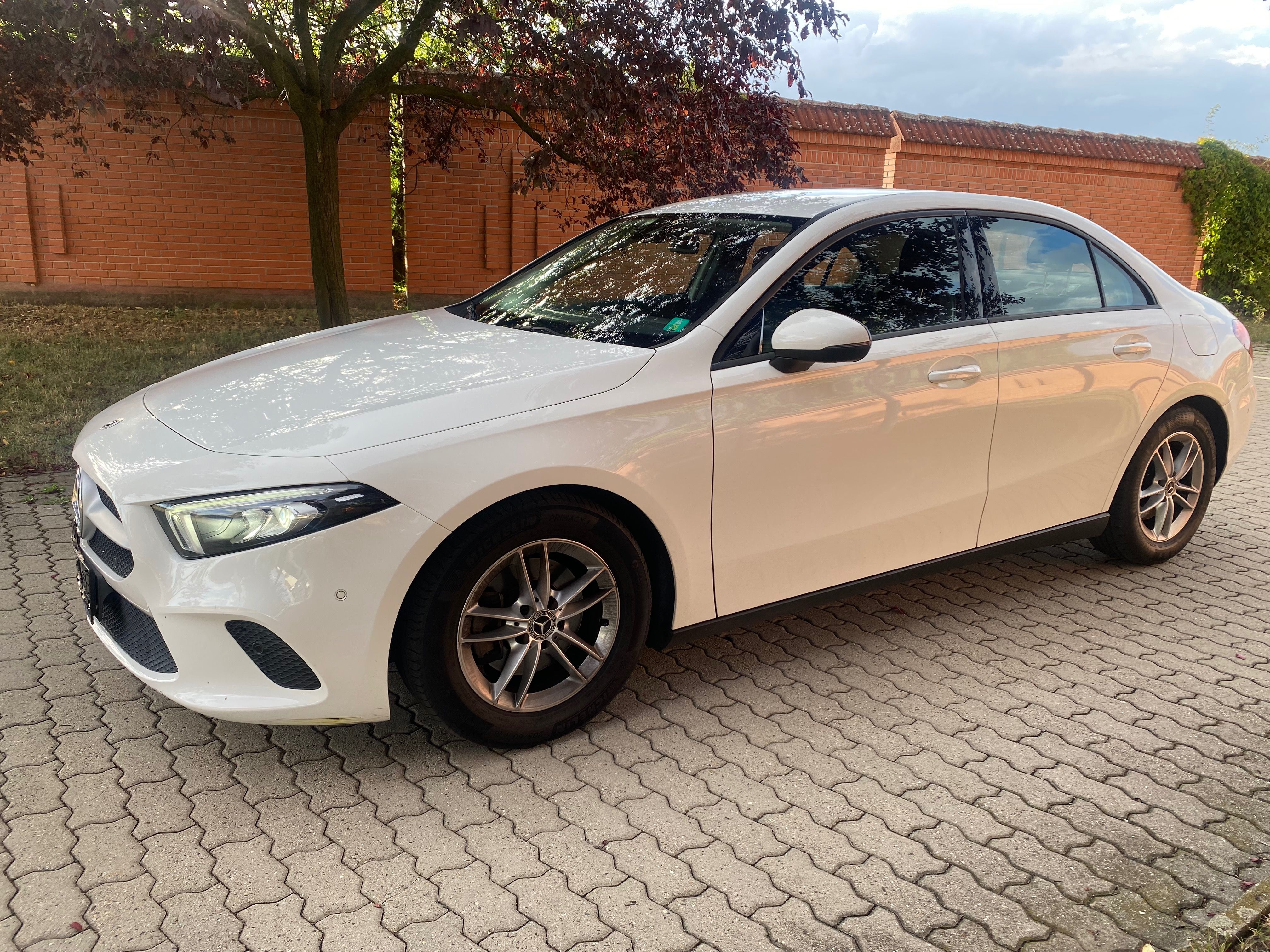 Mercedes-Benz Třídy A, 1.3i 120kw sedan