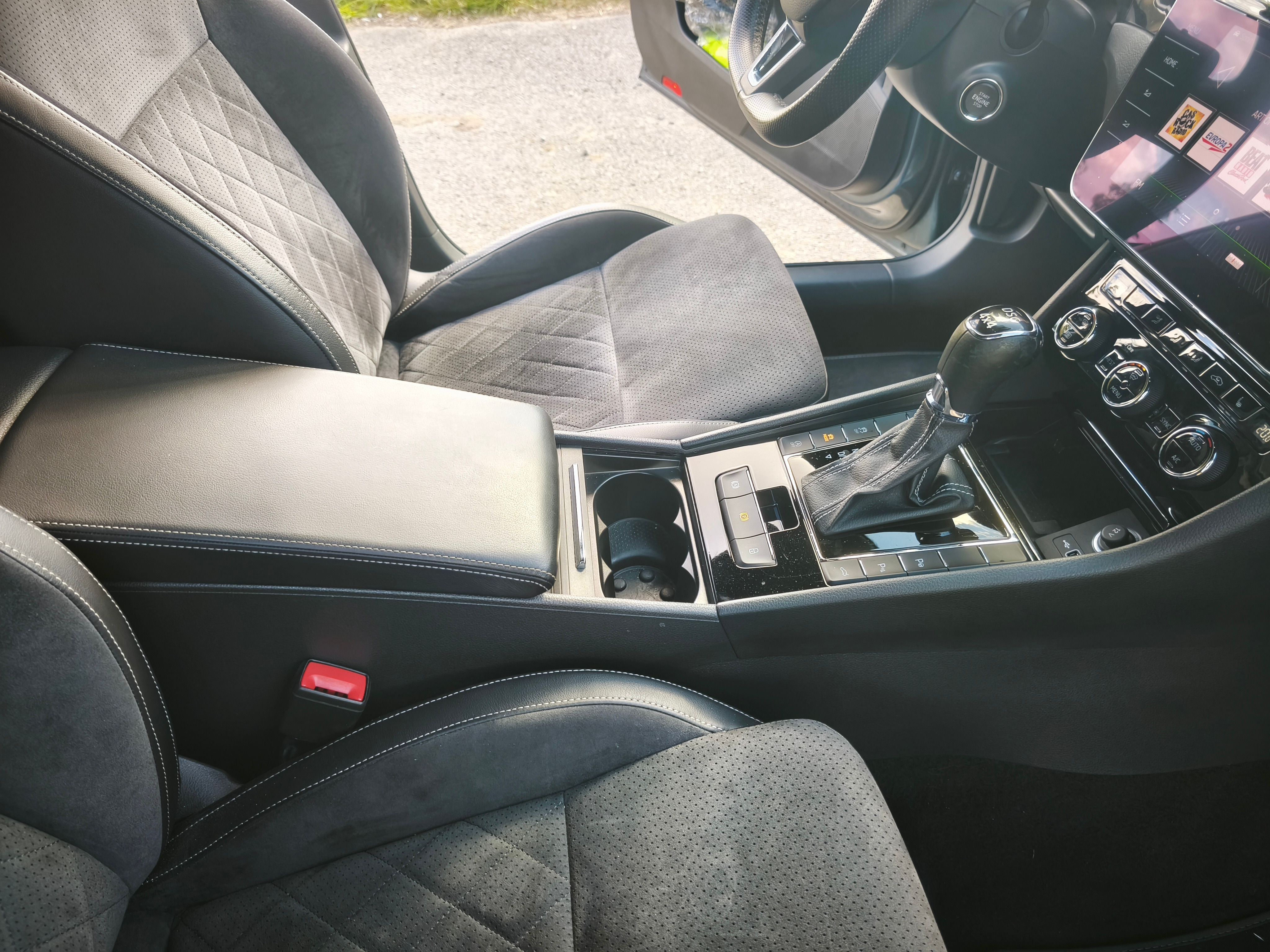 Škoda Superb, 2.0 tdi - fotka 6