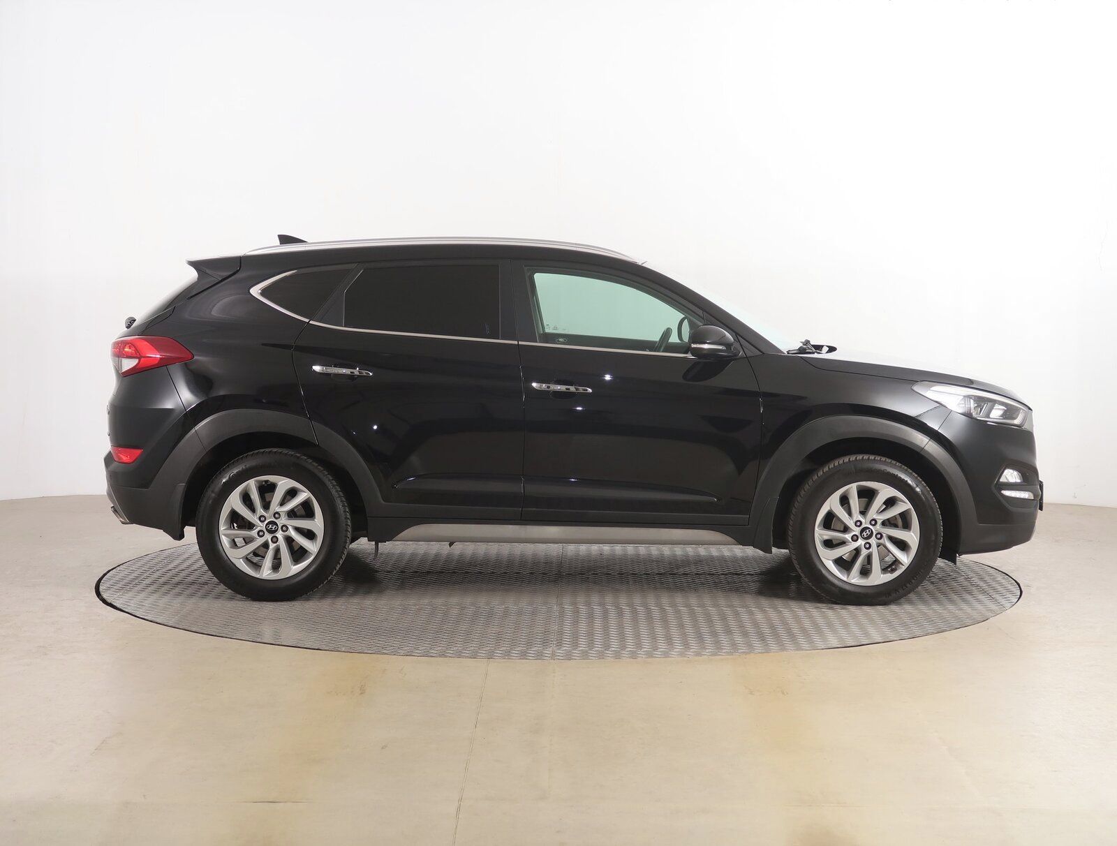 Hyundai Tucson, 1.6 T-GDI, 4X4, Serv.kniha - fotka 6