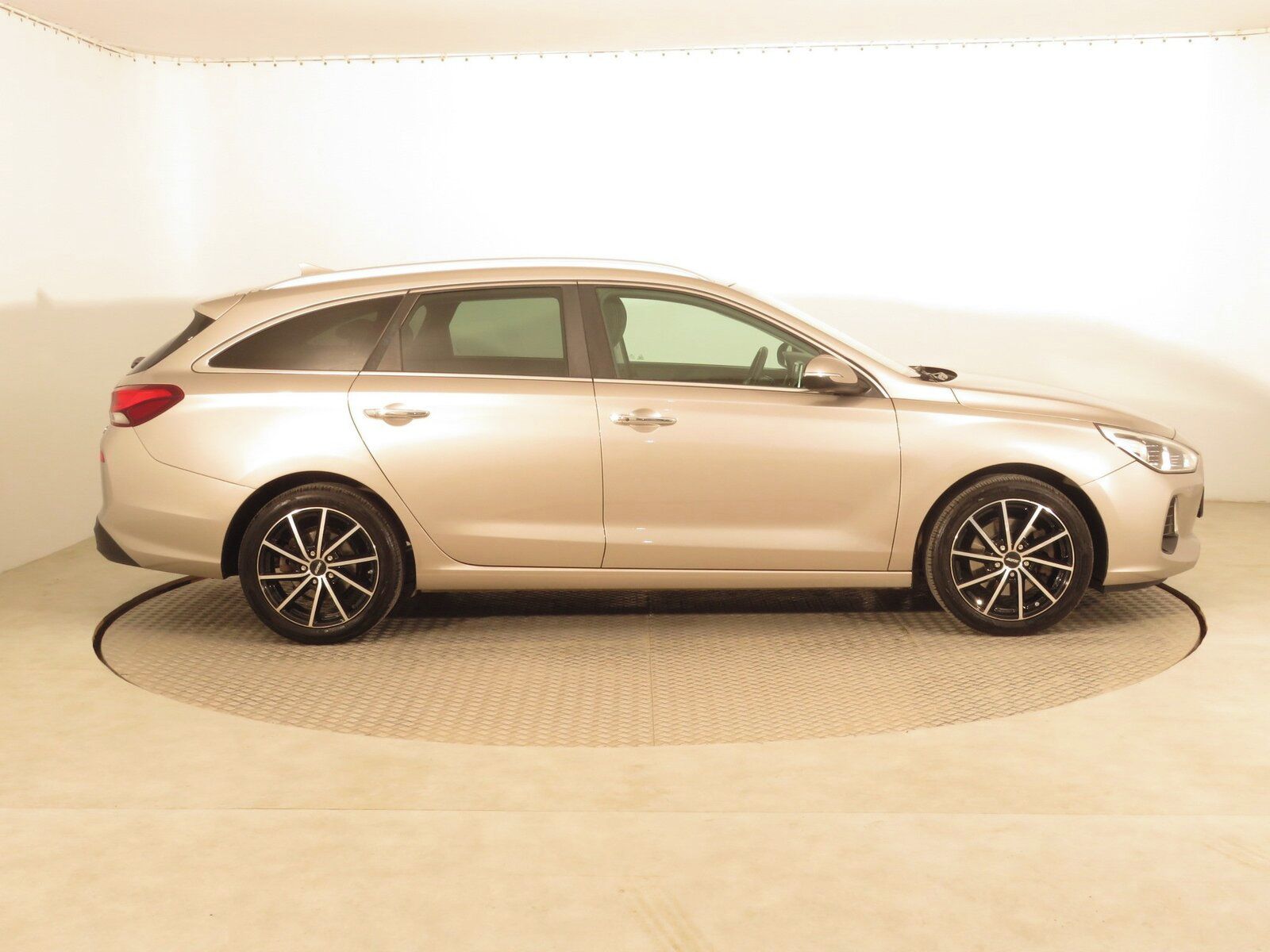 Hyundai i30, 1.6 CRDi, Serv.kniha - fotka 6