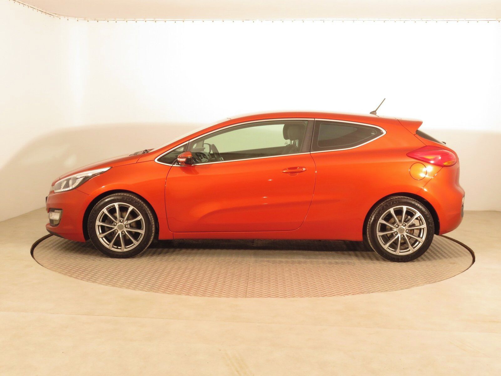 Kia Pro_cee´d, 1.6 GDI, Serv.kniha - fotka 3