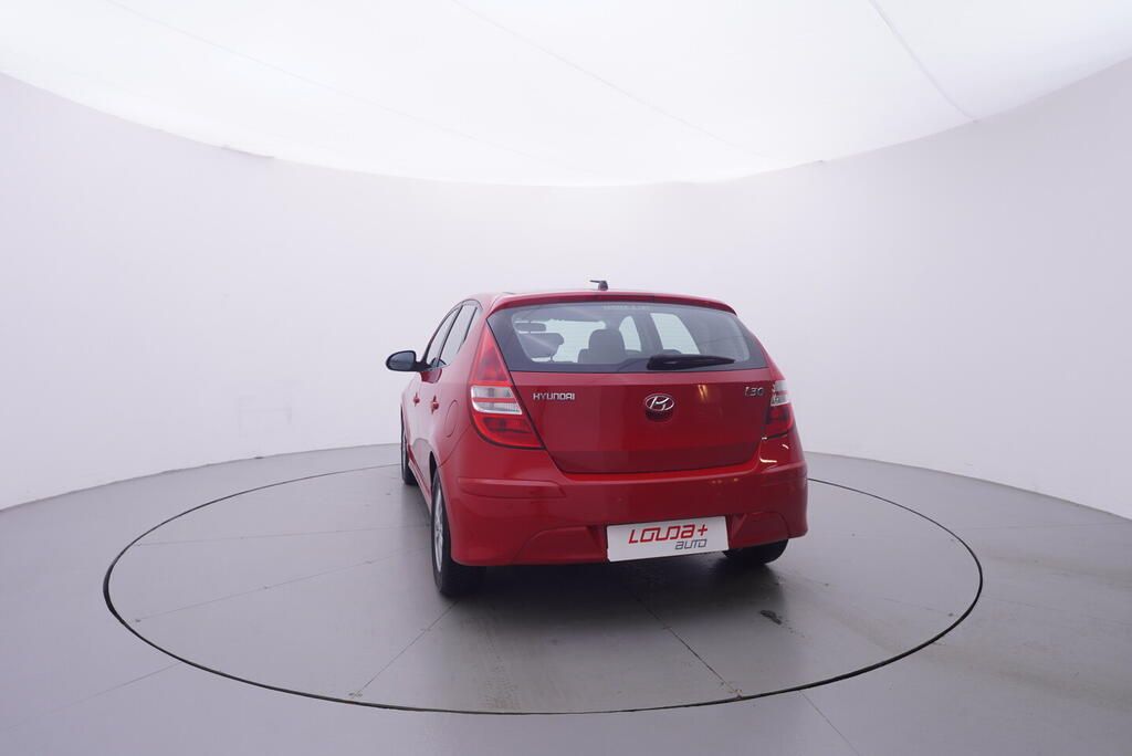Hyundai i30, 1.4 DOHC 80 kW - fotka 4