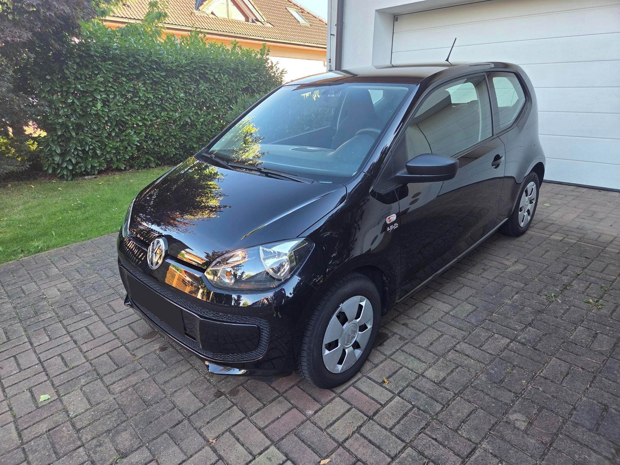 Volkswagen Up!, 1,0 (44kW), 20 800 km! - fotka 2