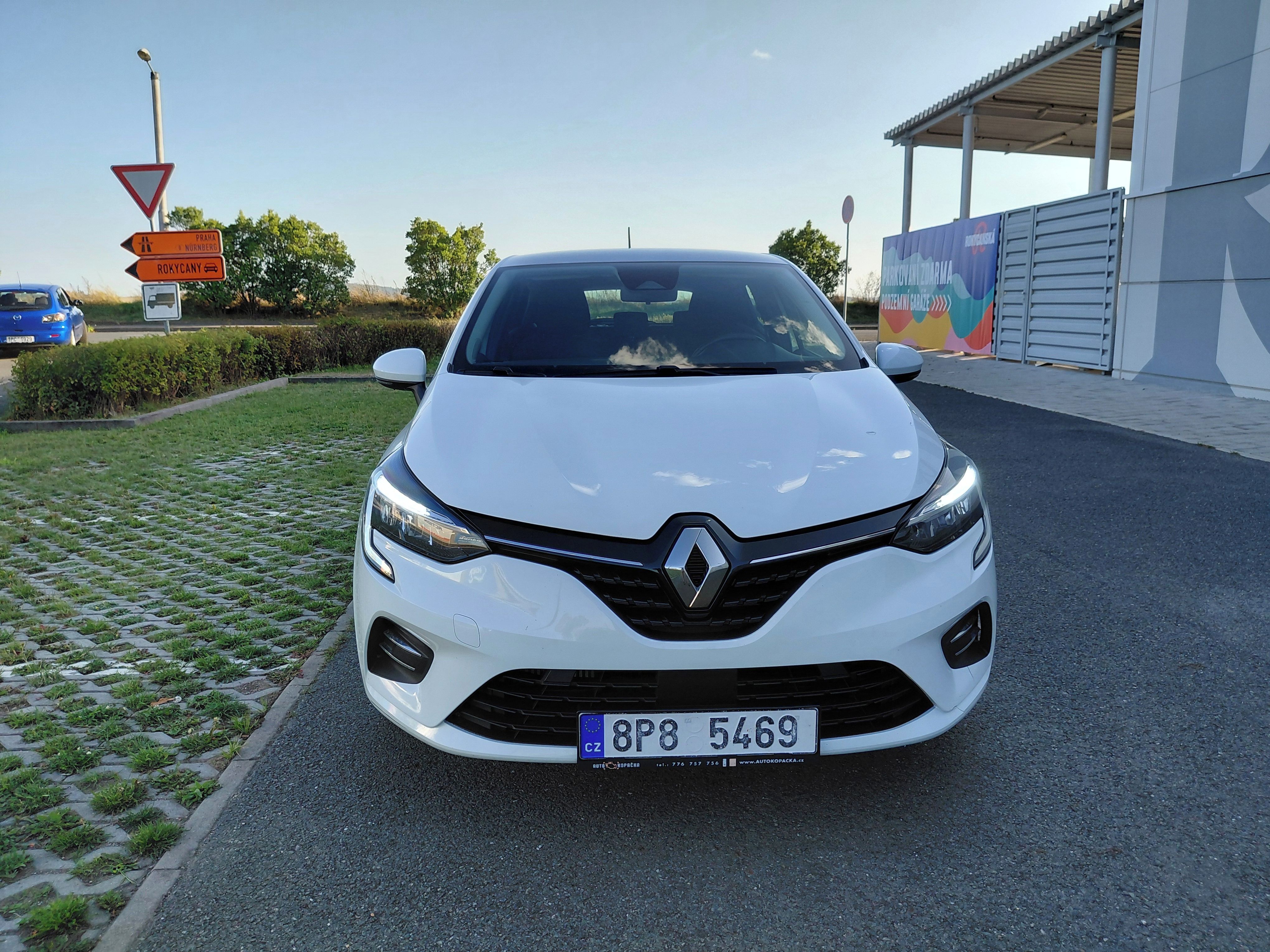 Renault Clio, 1.0TCE 67KW 2.MAJ VELMI PĚKNÉ - fotka 2