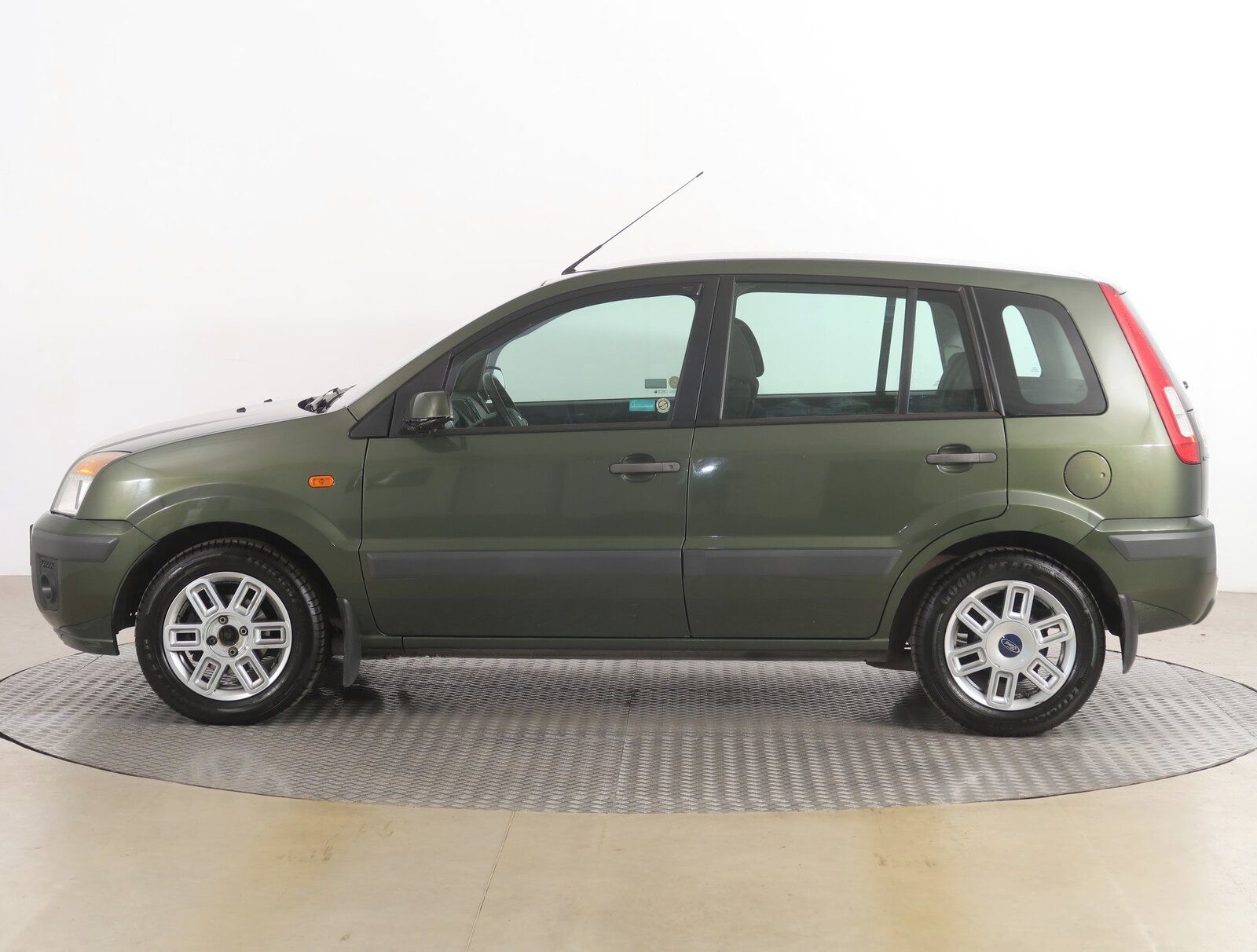 Ford Fusion, 1.4, po STK, jezdí výborně - fotka 3