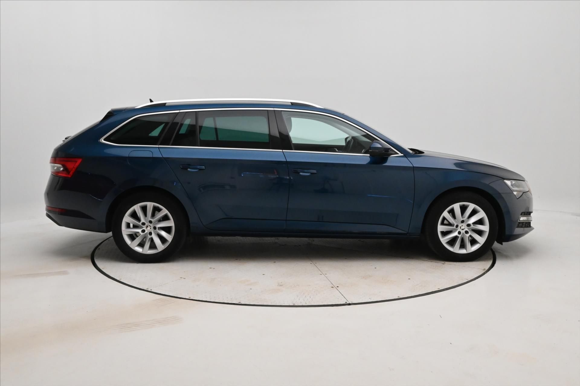 Škoda Superb, 2,0 TDI 110kW DSG Style Záruka - fotka 4