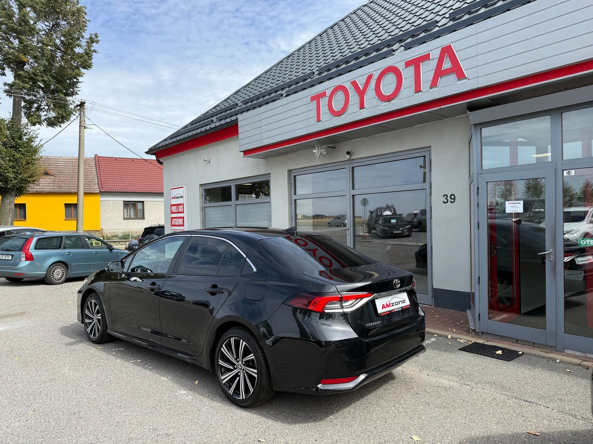 Toyota Corolla, 1.5 i COMFORT STYLE  1 MAJ-ČR - fotka 4