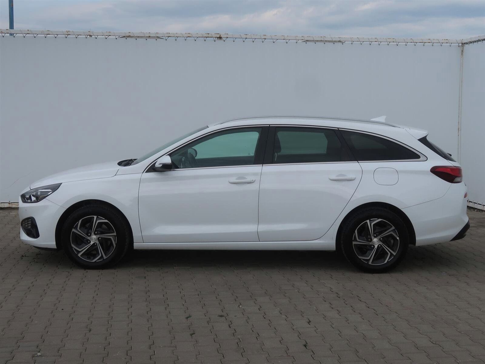 Hyundai i30, 1.5 DPI, Family, Serv.kniha - fotka 3