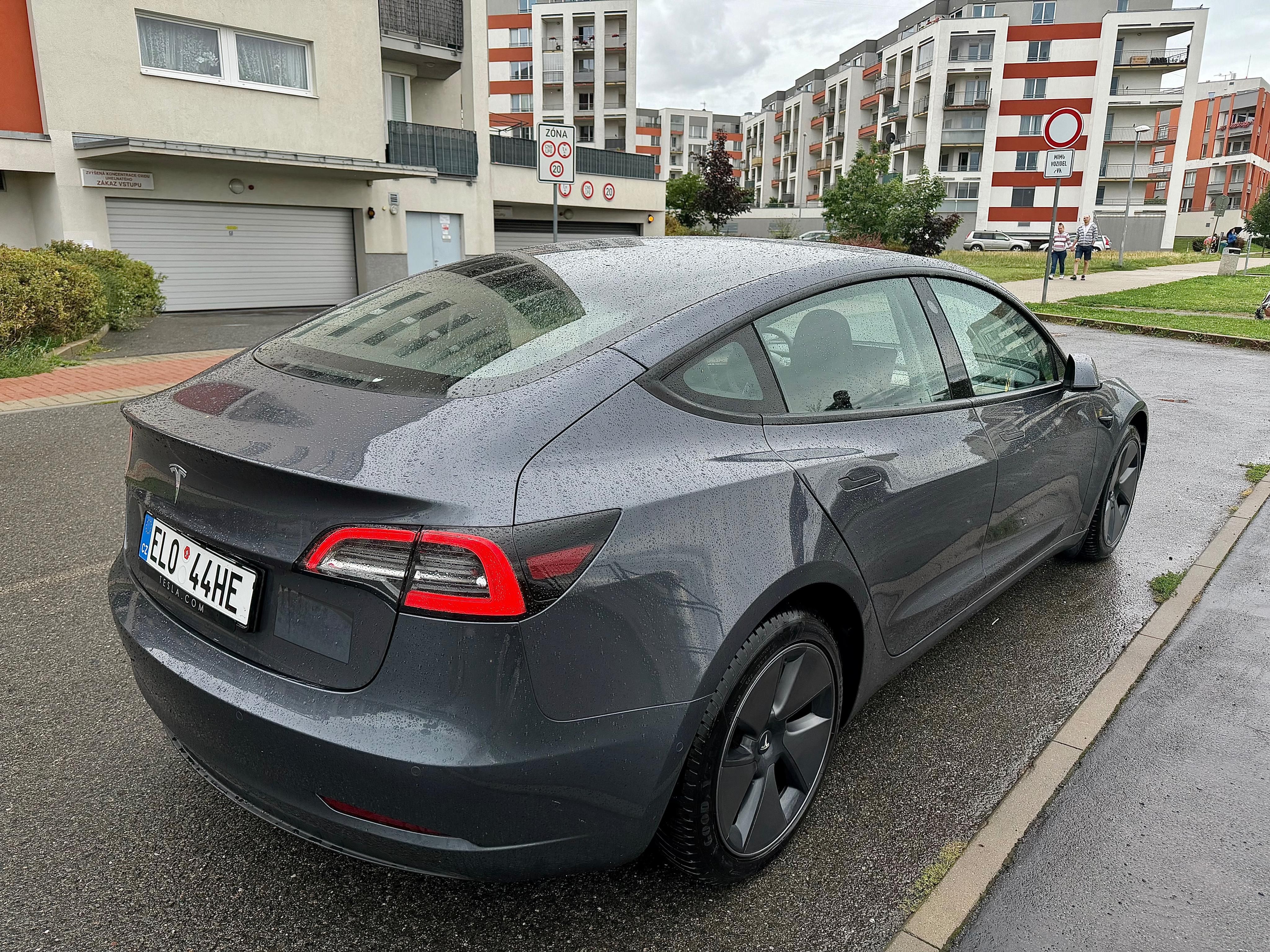 Tesla Model 3, SR LFP | ZÁRUKA  | - fotka 4