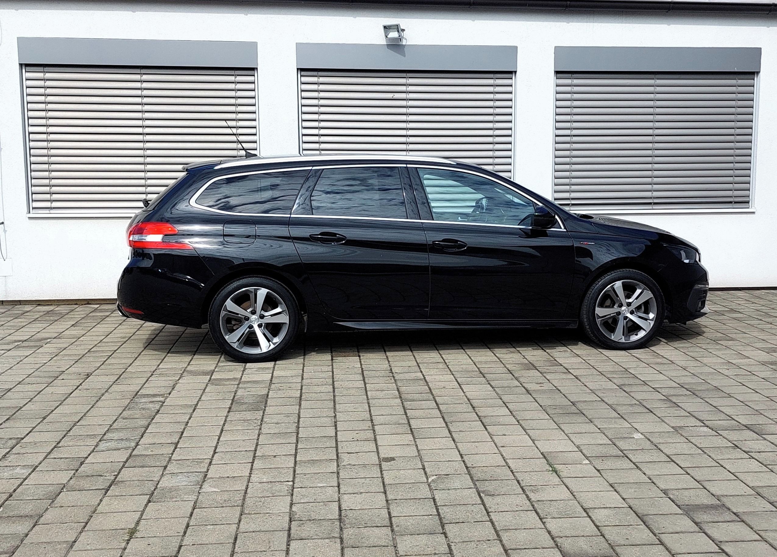Peugeot 308, 1.5 diesel, 96 kW, automat - fotka 4
