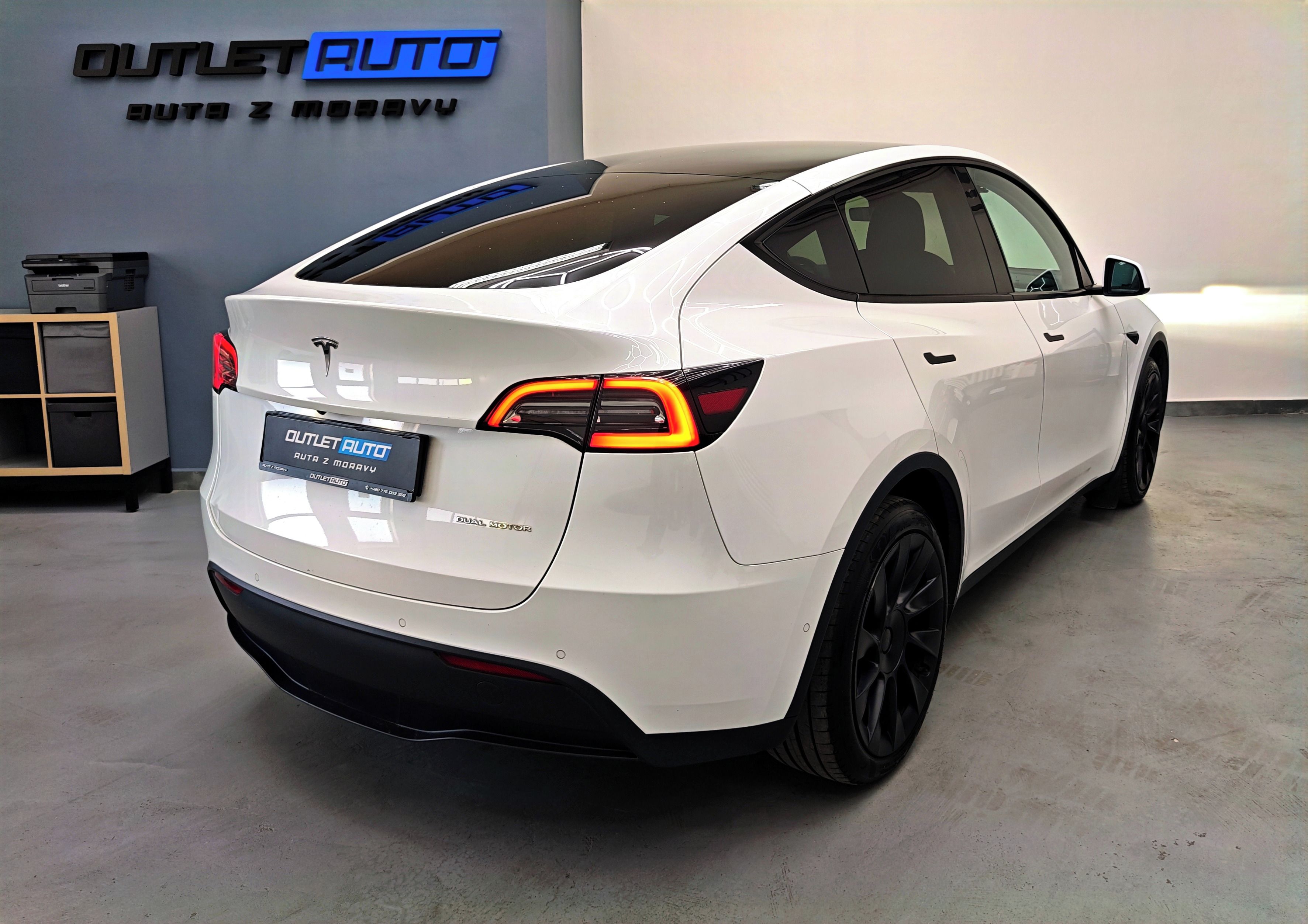 Tesla Model Y, LONG RANGE,AWD, AUTOPILOT, DPH - fotka 5