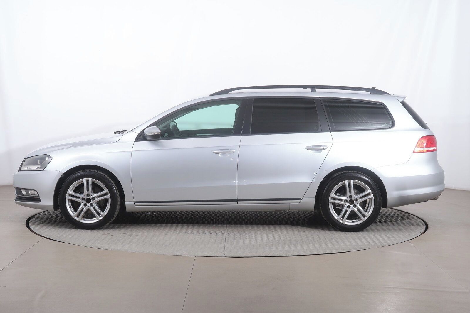 Volkswagen Passat, 1.6 TDI - fotka 3