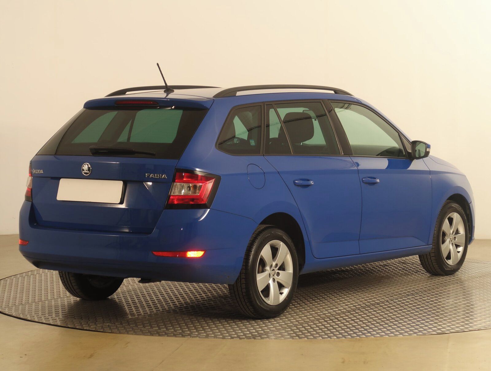 Škoda Fabia, 1.0 - fotka 5