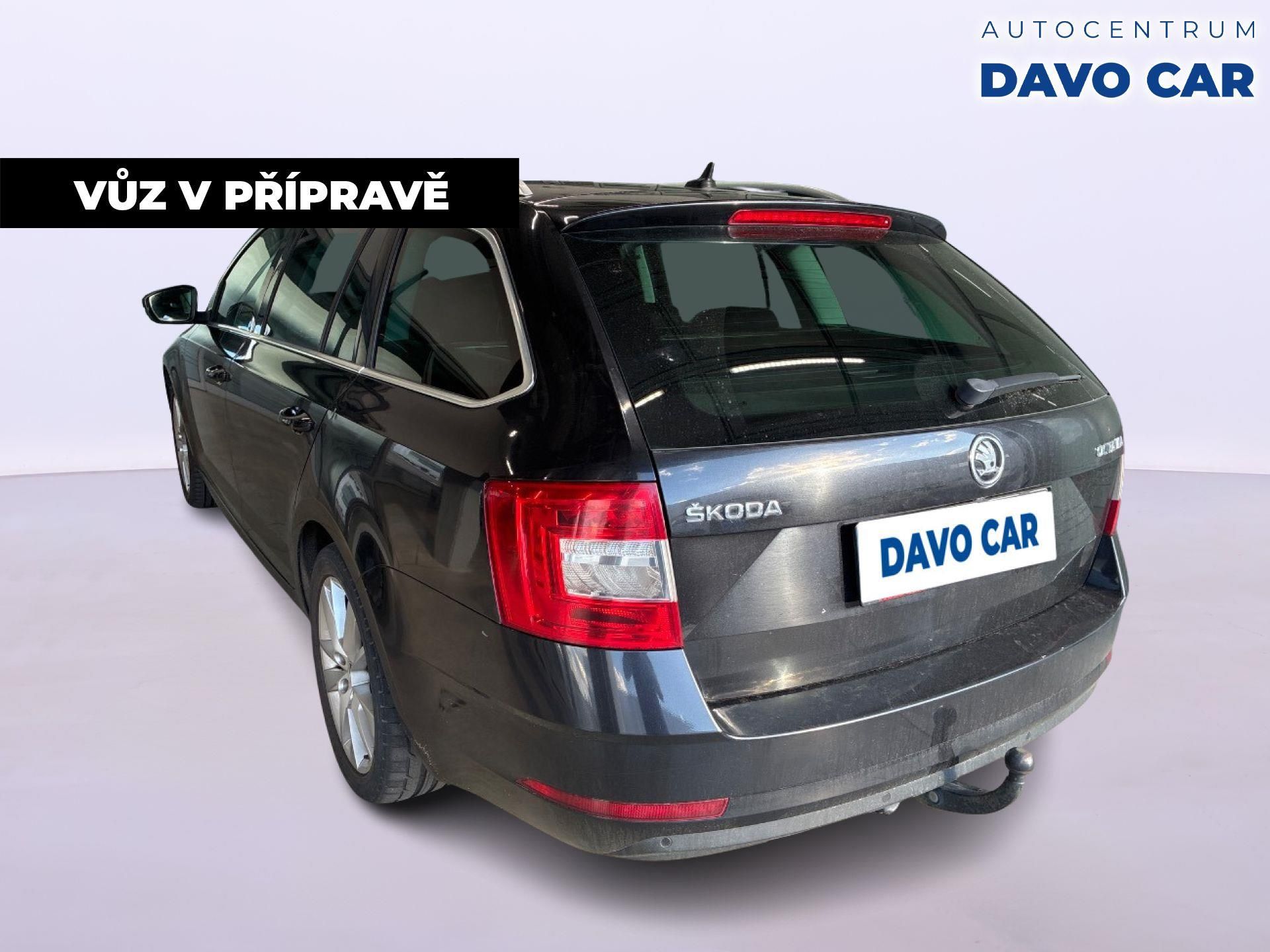 Škoda Octavia, 1,6 TDI DSG Style+ LED Kůže - fotka 2