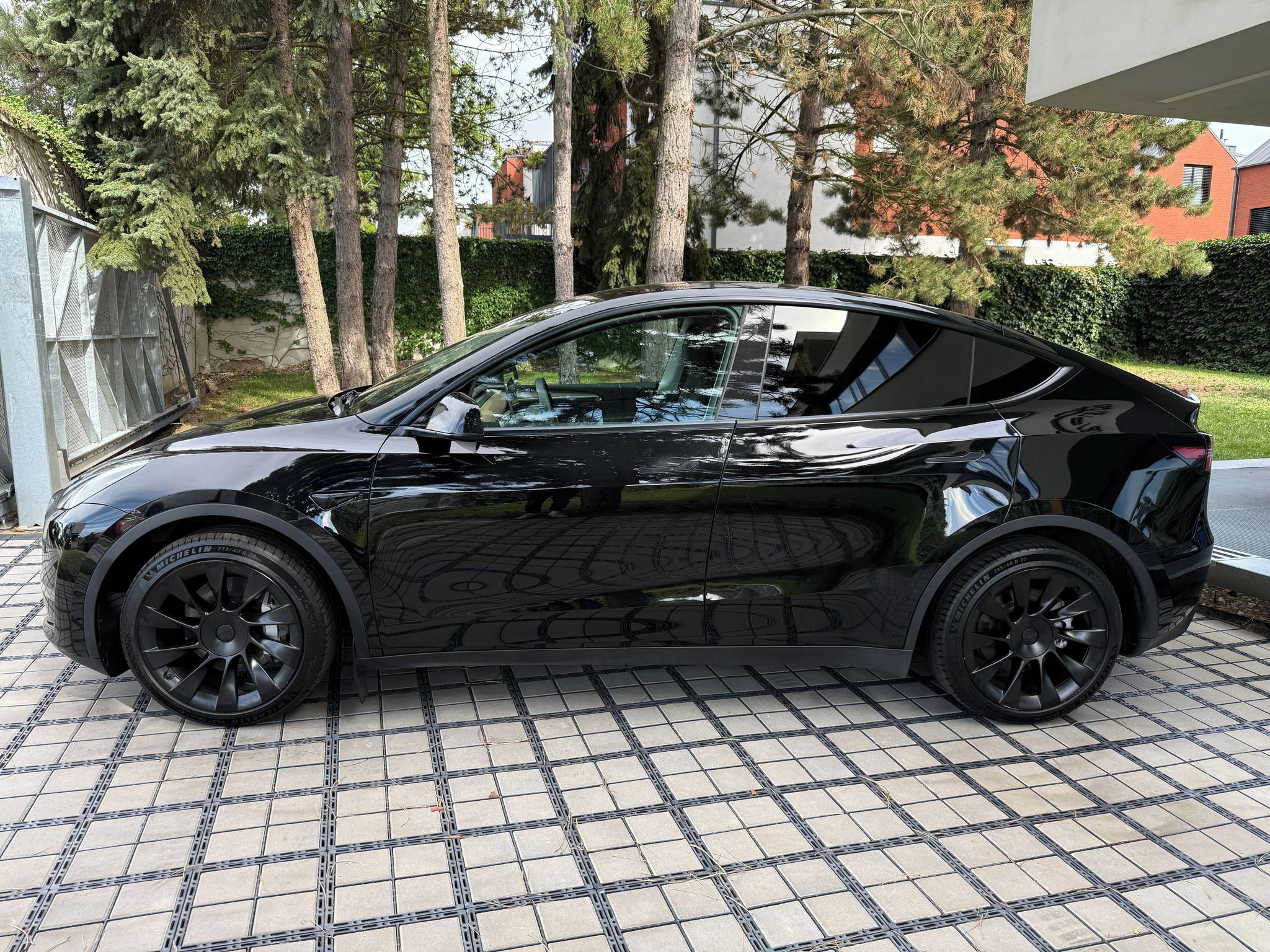 Tesla Model Y, Long Range AWD Tažné / záruka - fotka 3