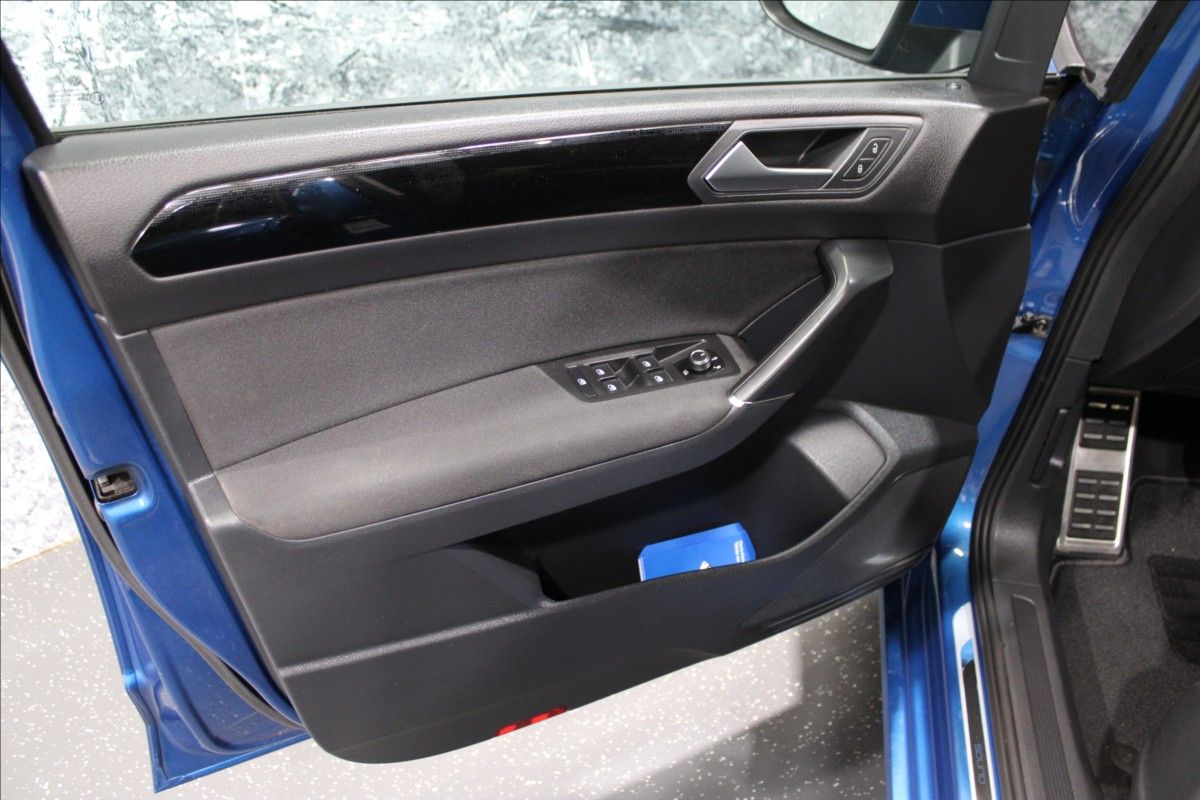 Volkswagen Touran, 1,4 TSI Comfortline LED - fotka 6