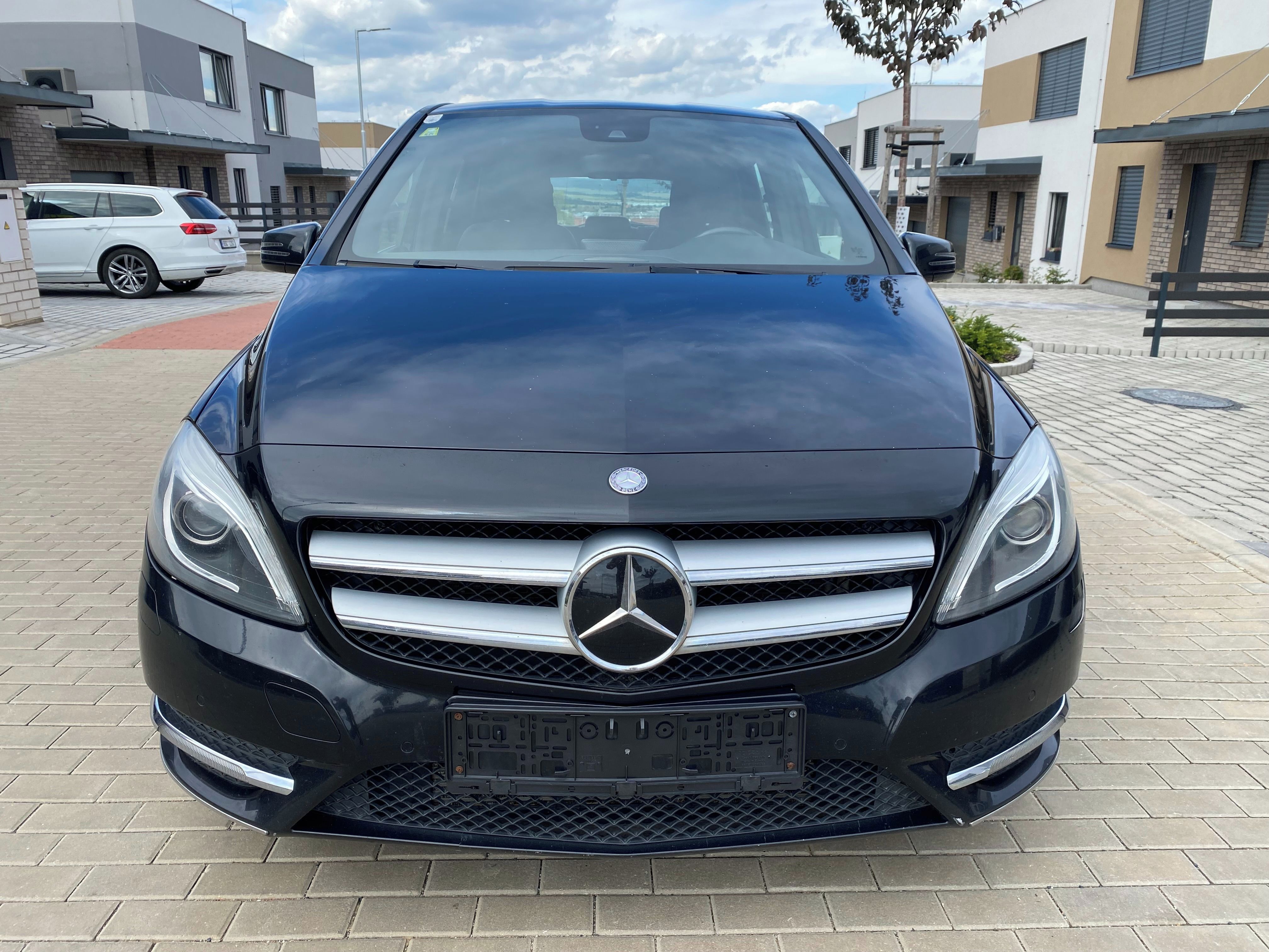 Mercedes-Benz Třídy B, 180 CDI, r.v. 2012, nová STK - fotka 4