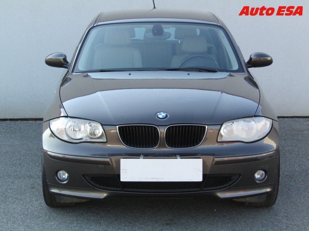 BMW Řada 1, 2.0d - fotka 2
