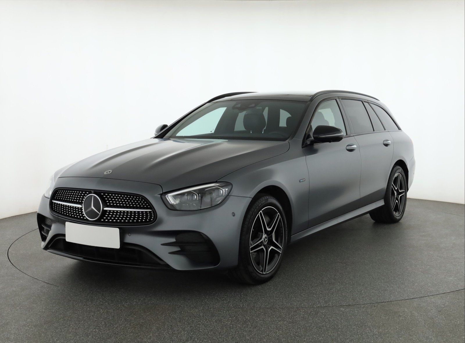 Mercedes-Benz Třídy E, 300 de 4MATIC, AMG Paket, 4X4 - fotka 3