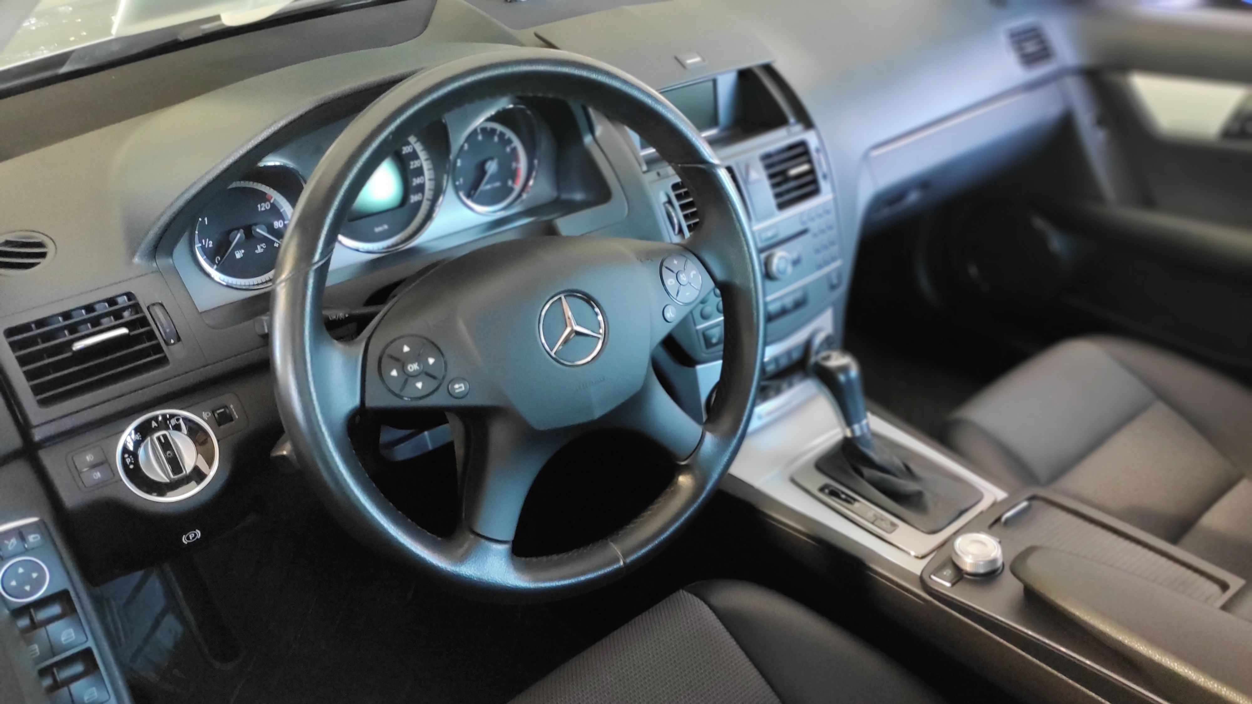 Mercedes-Benz Třídy C, Mercedes C 135kw - fotka 3