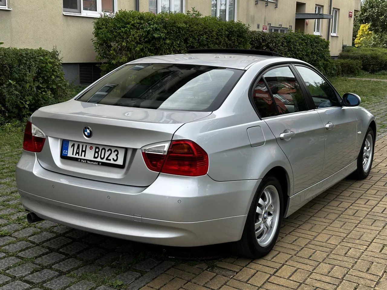 BMW Řada 3, E90 320i Sedan 1. Majitel Šíbr - fotka 5