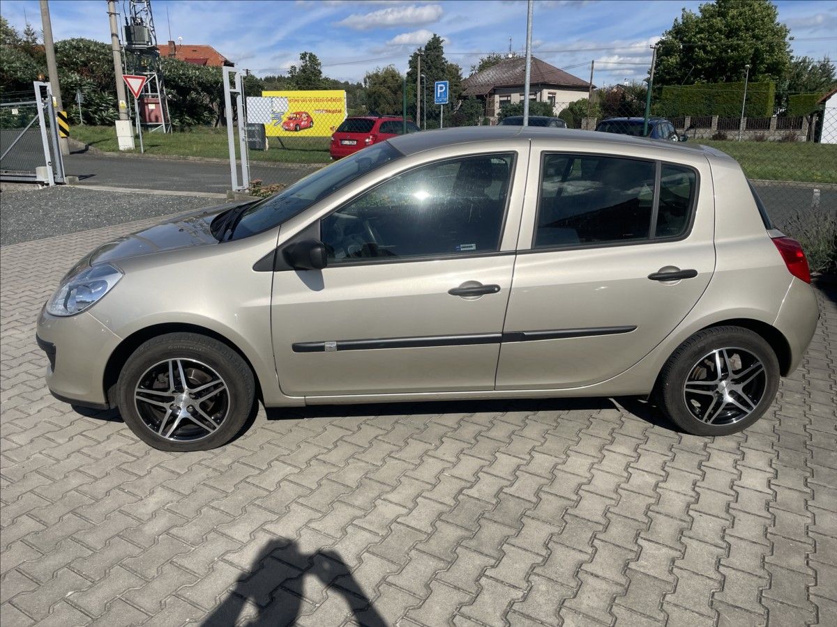Renault Clio, 1,2 i ČR 1.MAJITEL PĚKNÉ - fotka 5