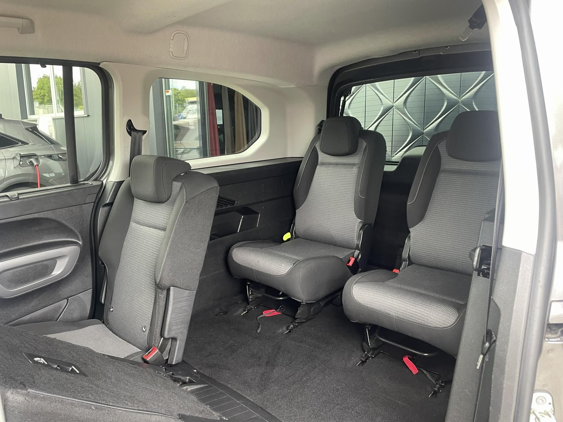 Toyota Proace City Verso, 1.5 96 kW - fotka 6