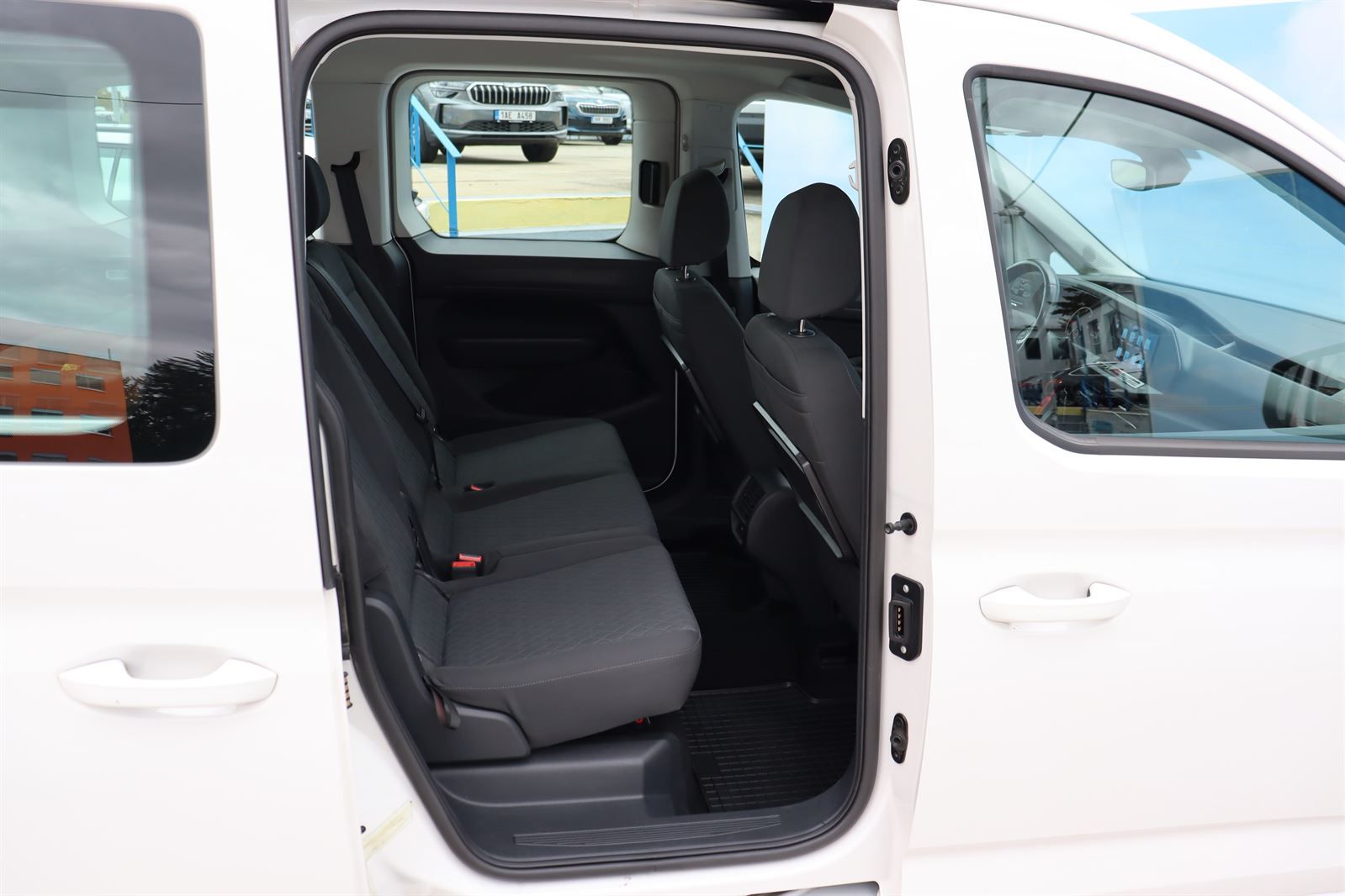 Volkswagen Caddy, 2.0 TDI Life - fotka 6