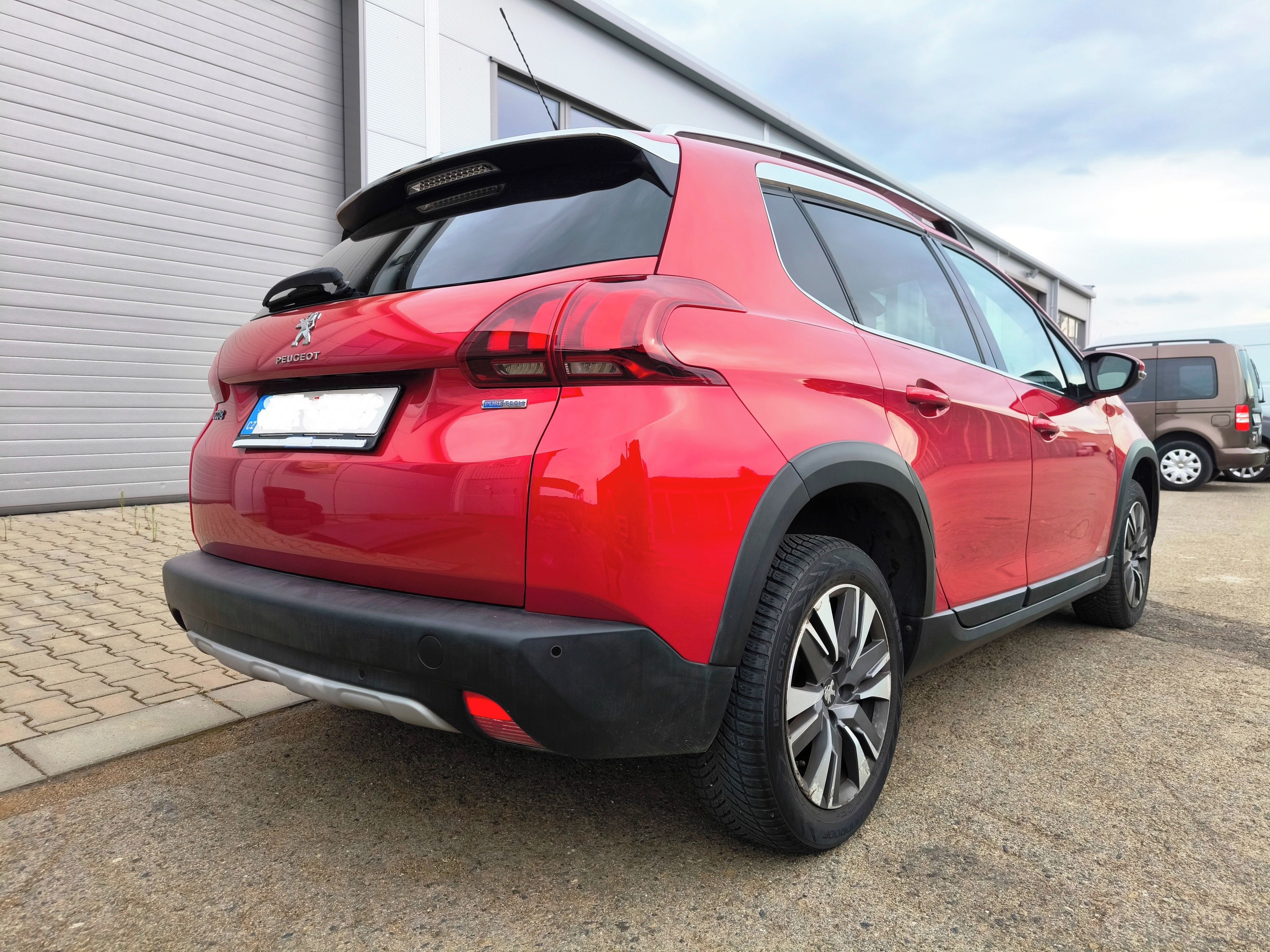 Peugeot 2008, 1.2PT/81kW AT Allure - fotka 6