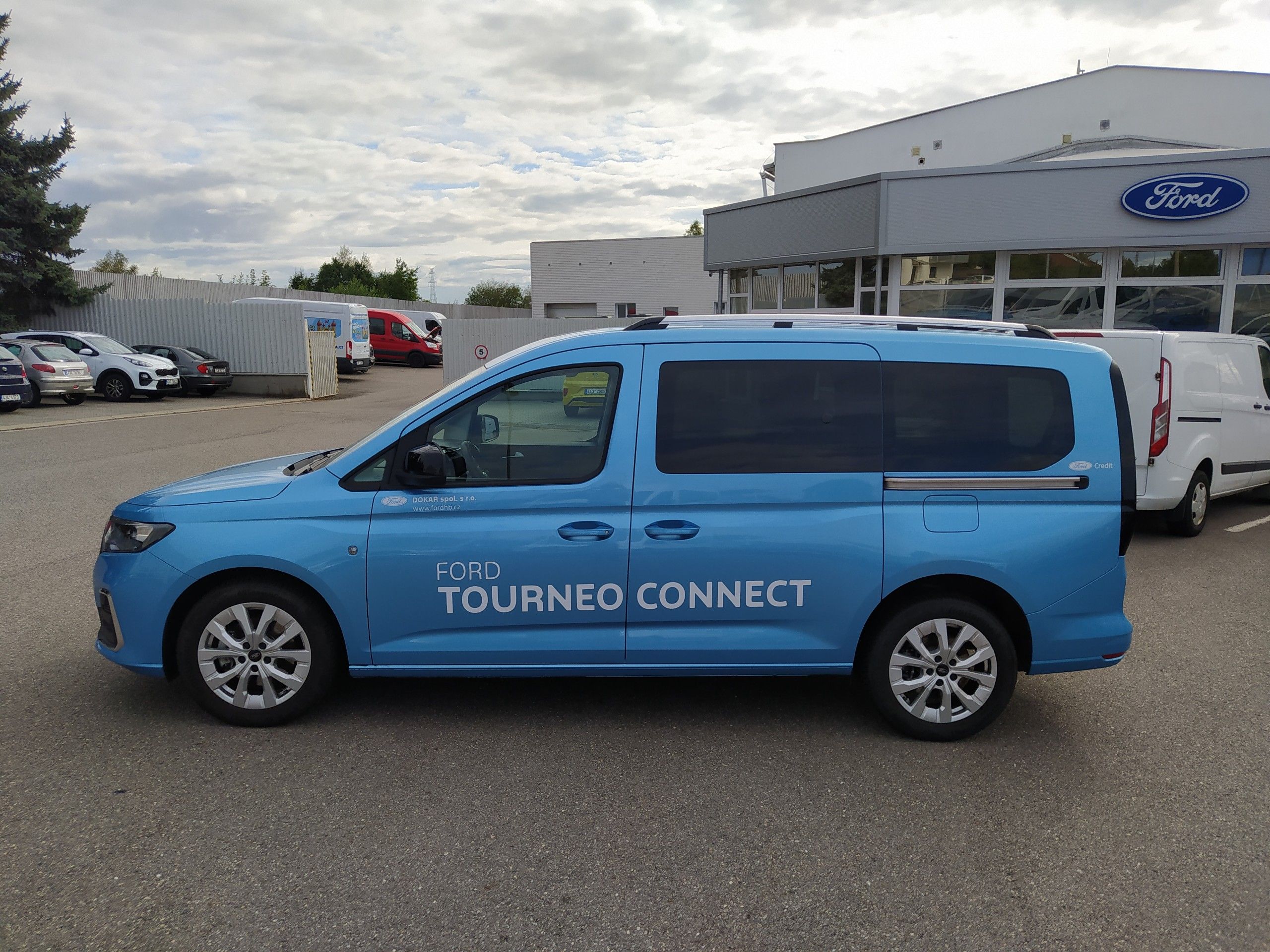 Ford Tourneo Connect, Grand Tourneo 1,5 EcoBoost 85k - fotka 2