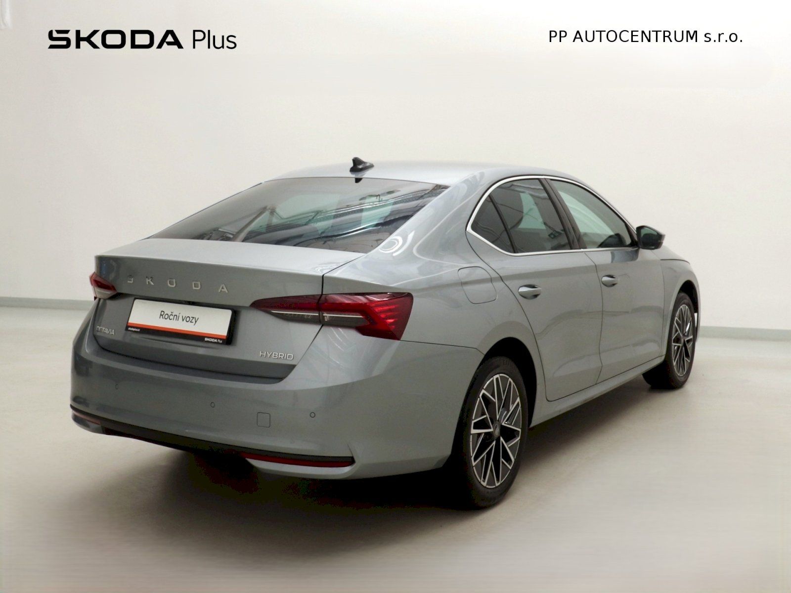 Škoda Octavia, Top Selection DSG 1.5TSI 85kW - fotka 2