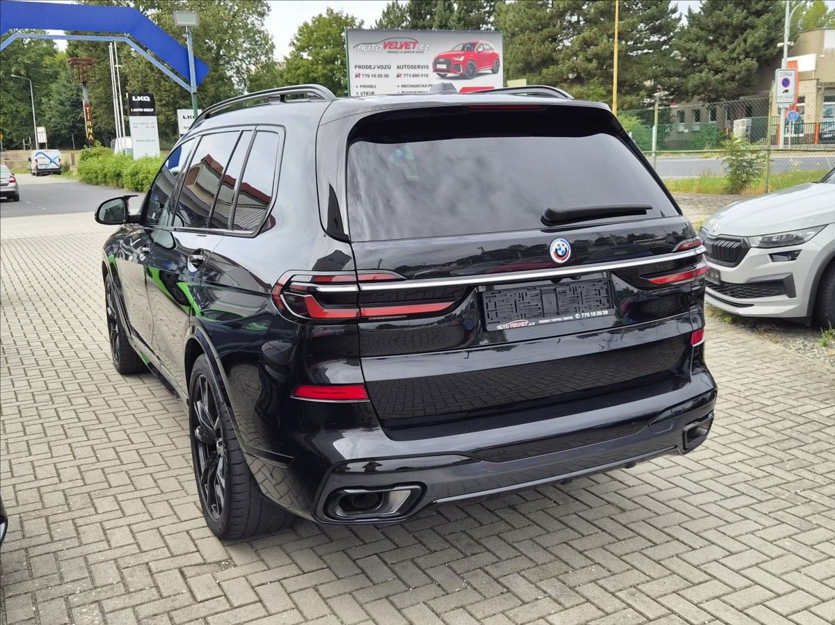 BMW X7, 40d M *HUD*SKY LOUNGE*TAŽNÉ* - fotka 2