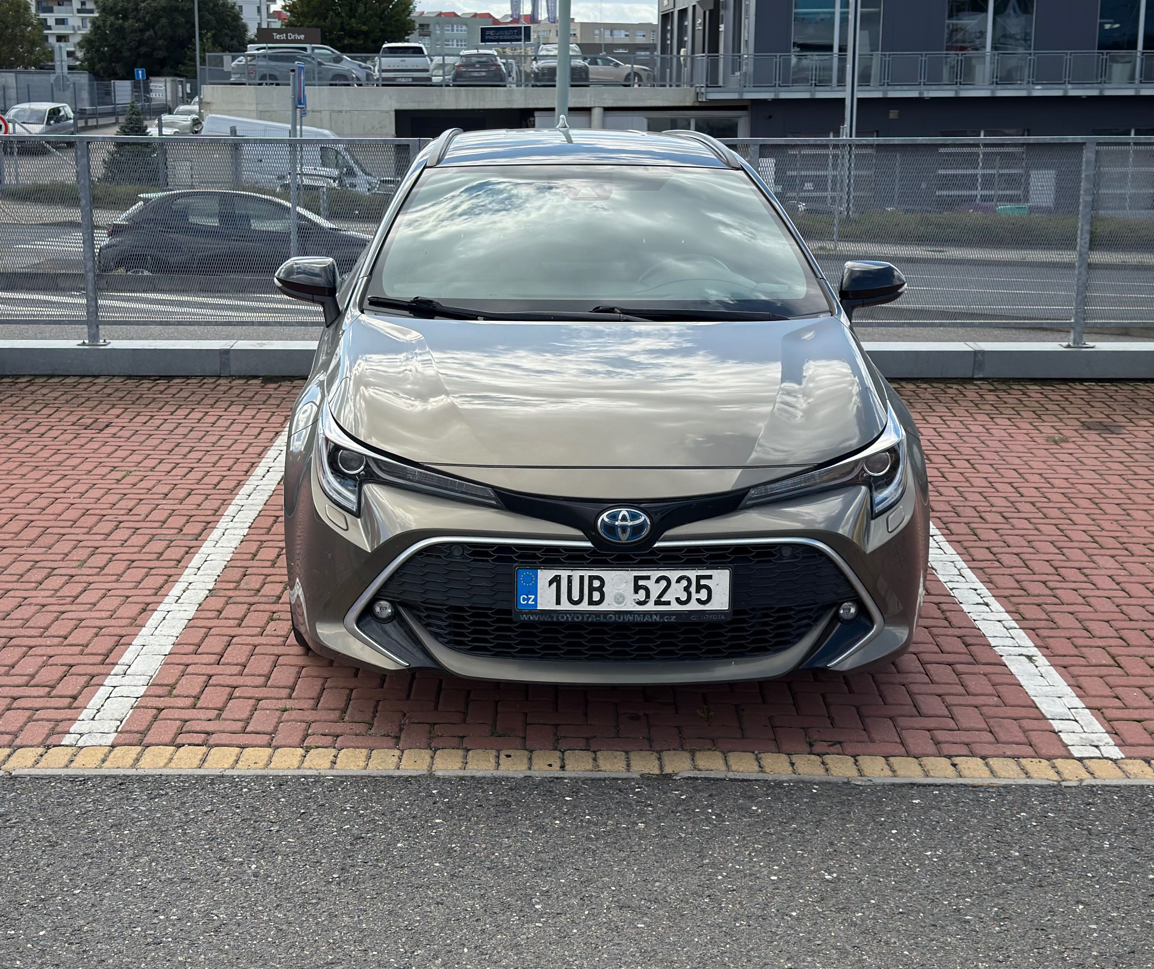 Toyota Corolla, 1.8 Hybrid Kompletní historie - fotka 2