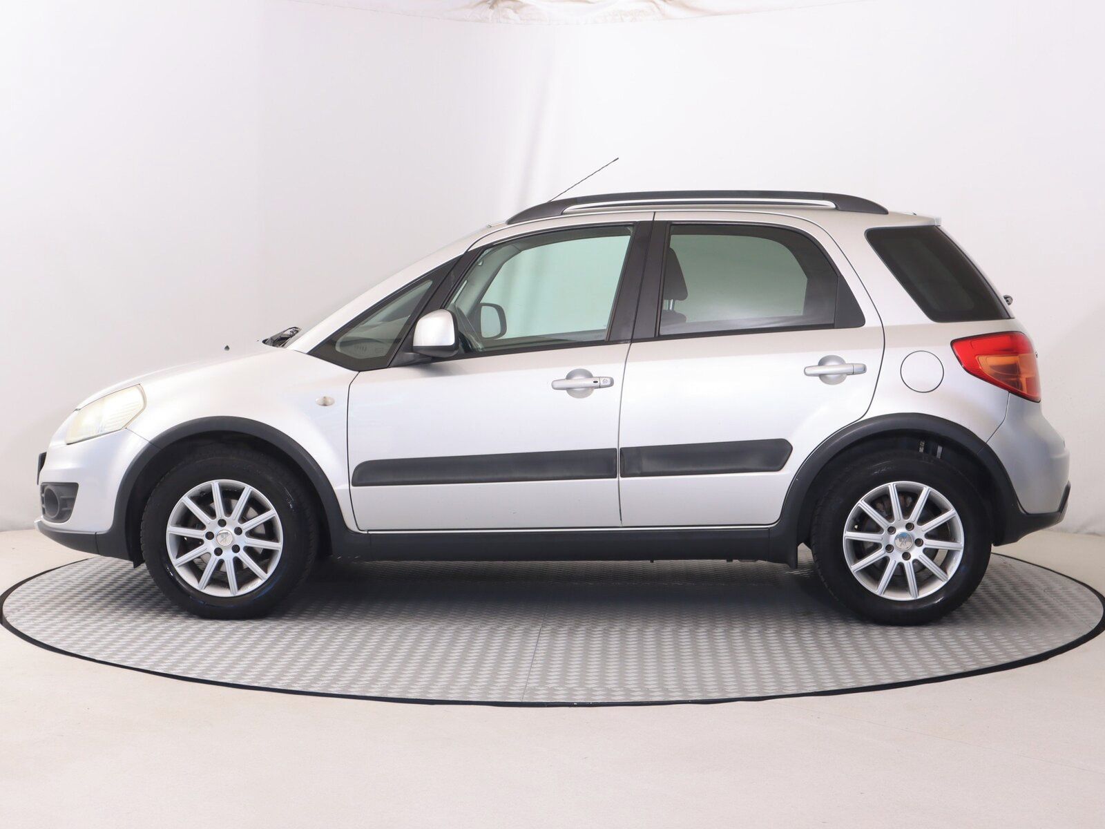 Suzuki SX4, 1.6 VVT, Serv.kniha, po STK - fotka 3