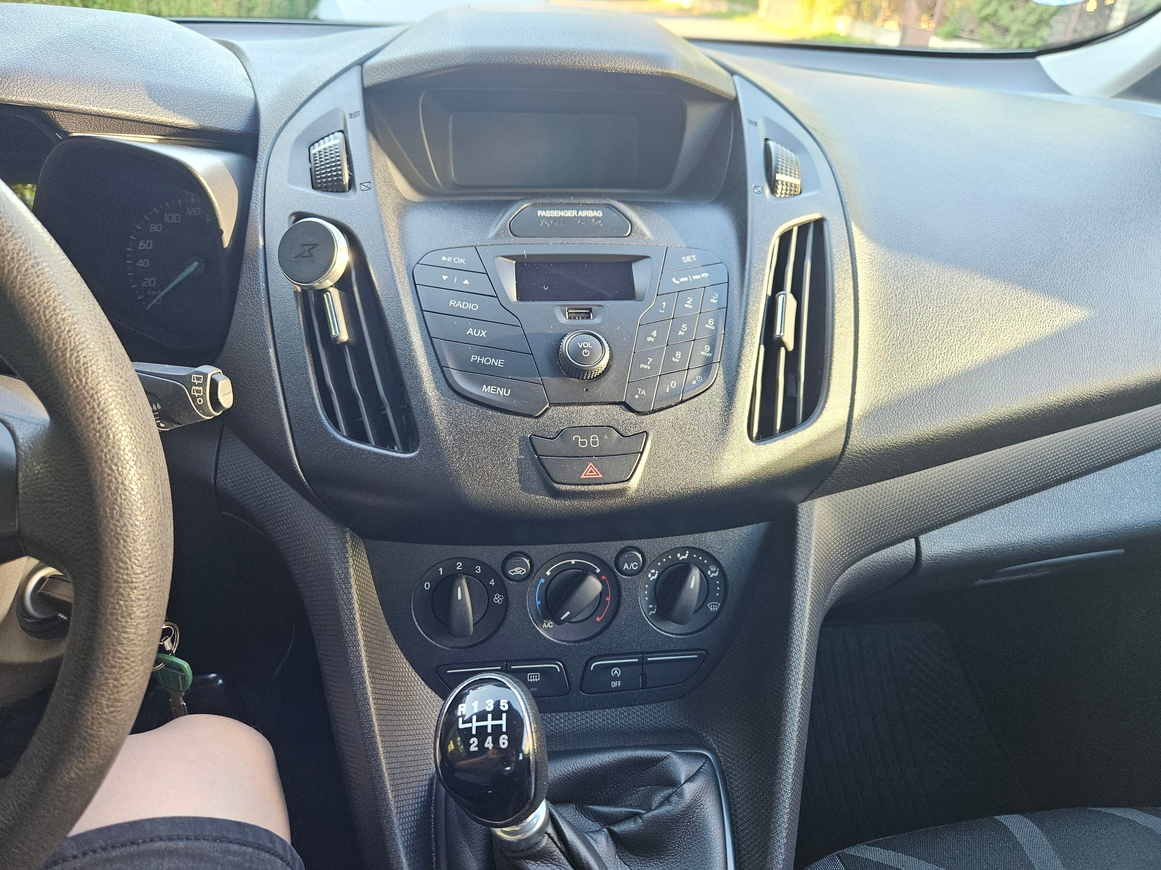 Ford Tourneo Connect, 1.5 TDCi bez AdBlue 7míst - fotka 6