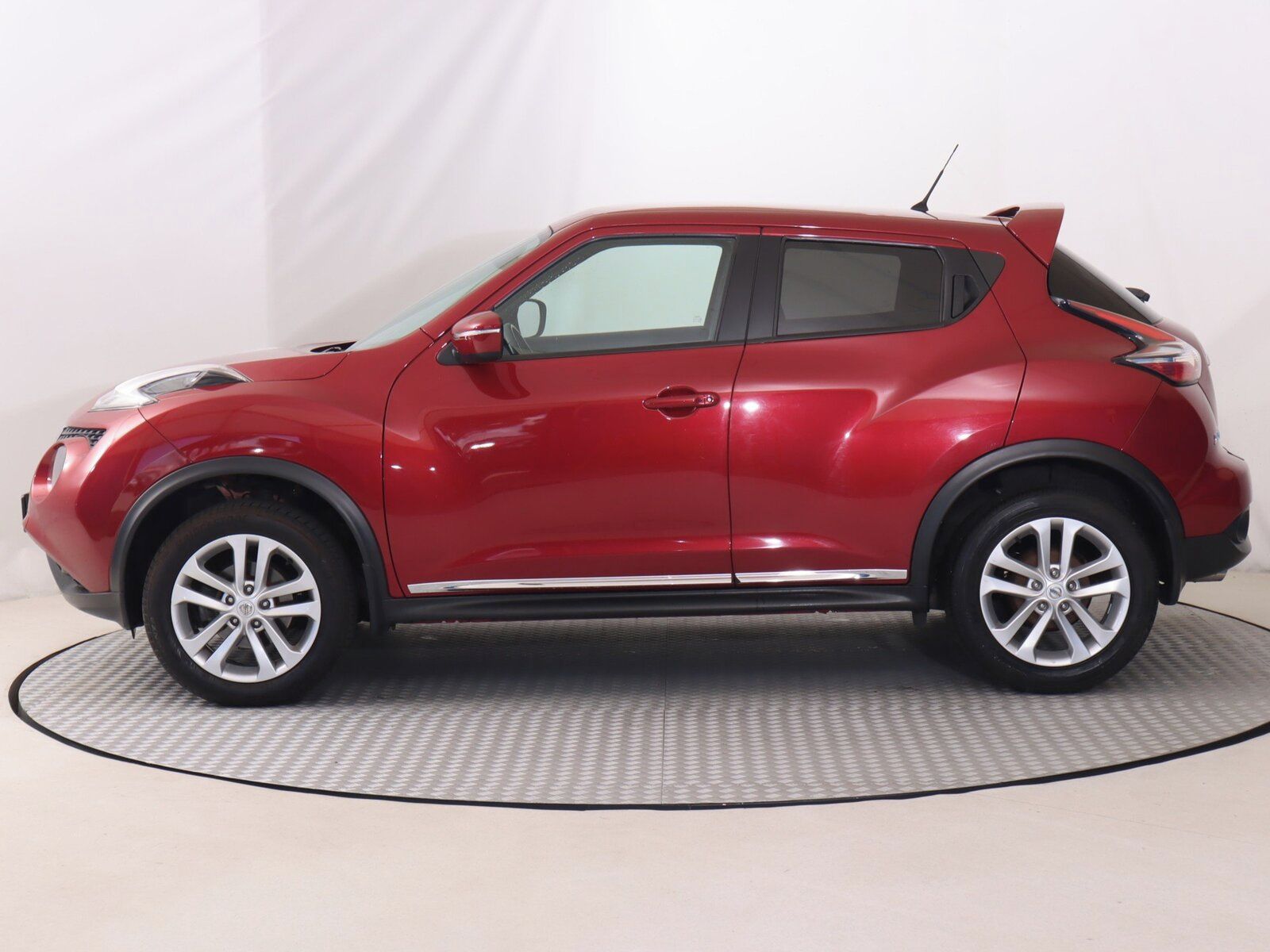 Nissan Juke, 1.6 i, Automat, Serv.kniha - fotka 3