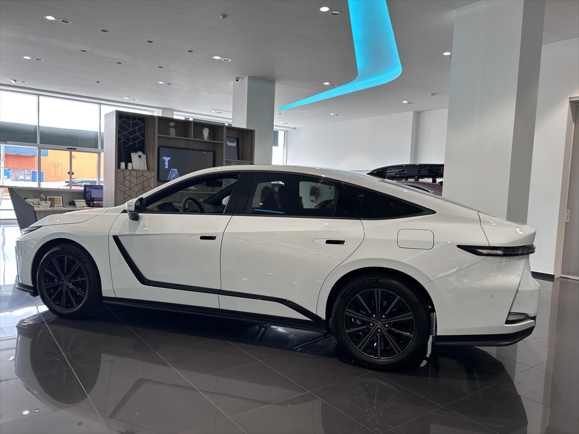 Lexus ES 300h, 2.5   Prestige + Paket Top - fotka 3