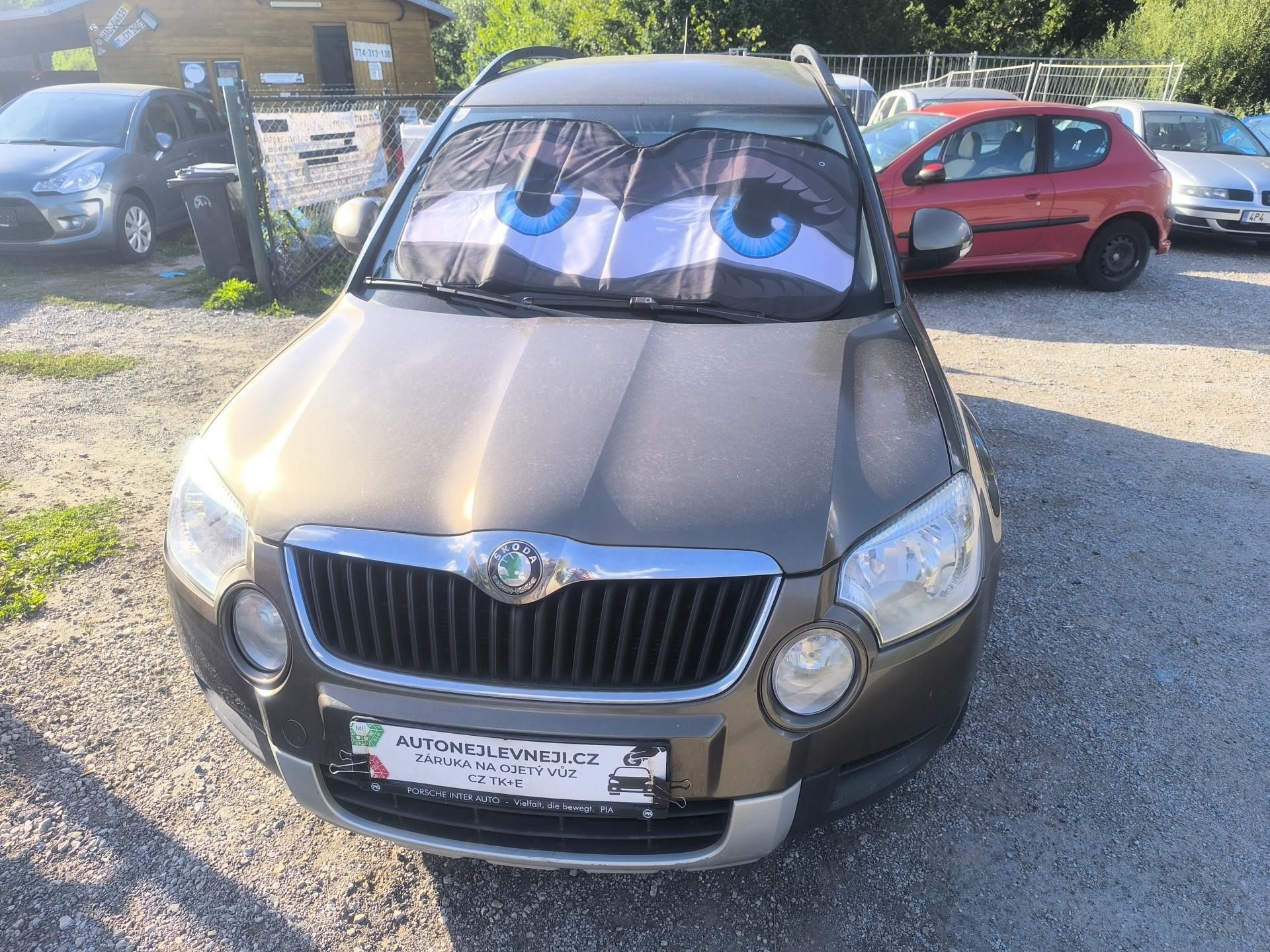 Škoda Yeti, 2.0TDI 4X4 103KW,KRÁSNÝ,140TKM - fotka 2