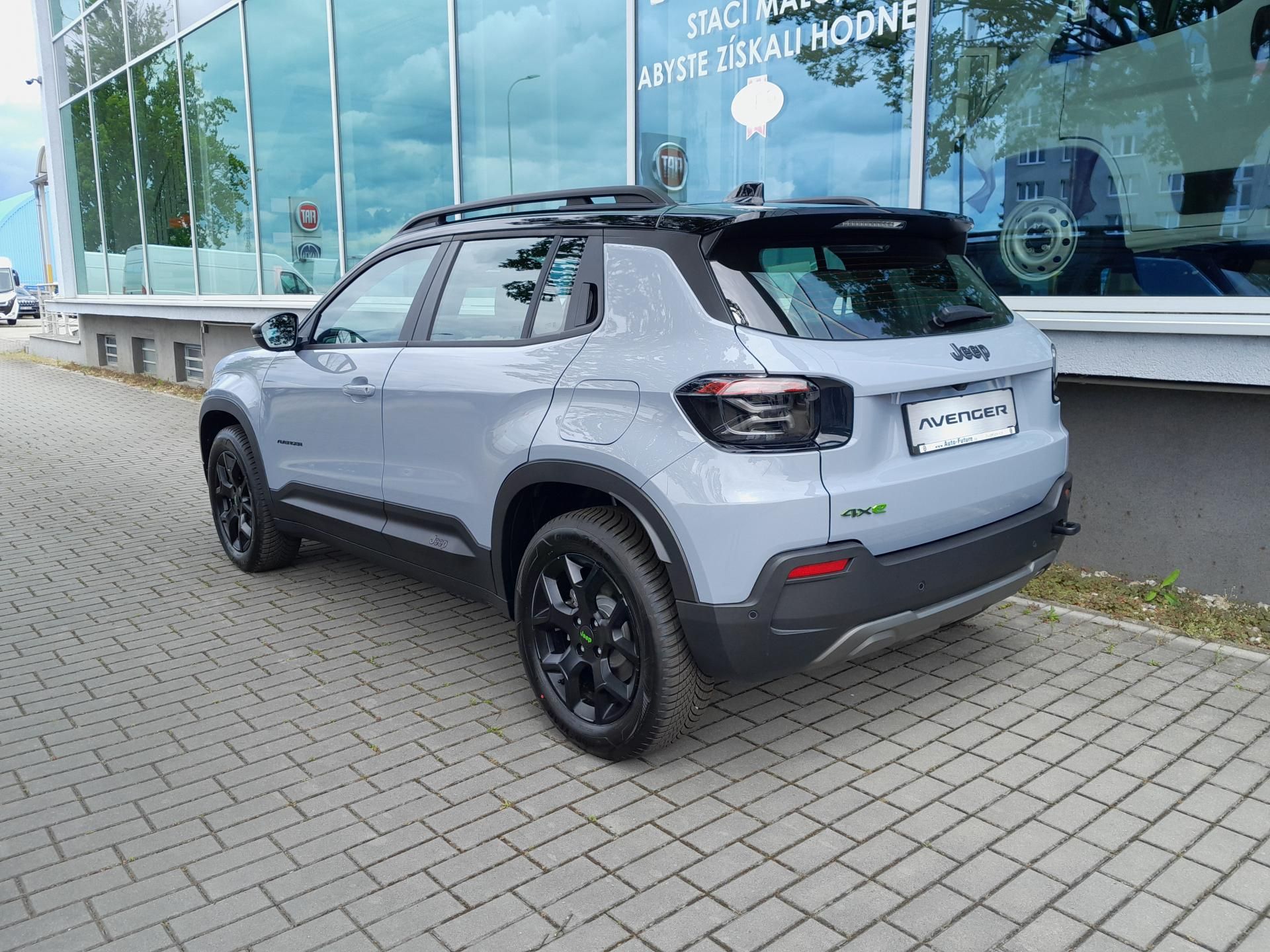 Jeep Avenger, 4x4 145 PS  Upland automat - fotka 4